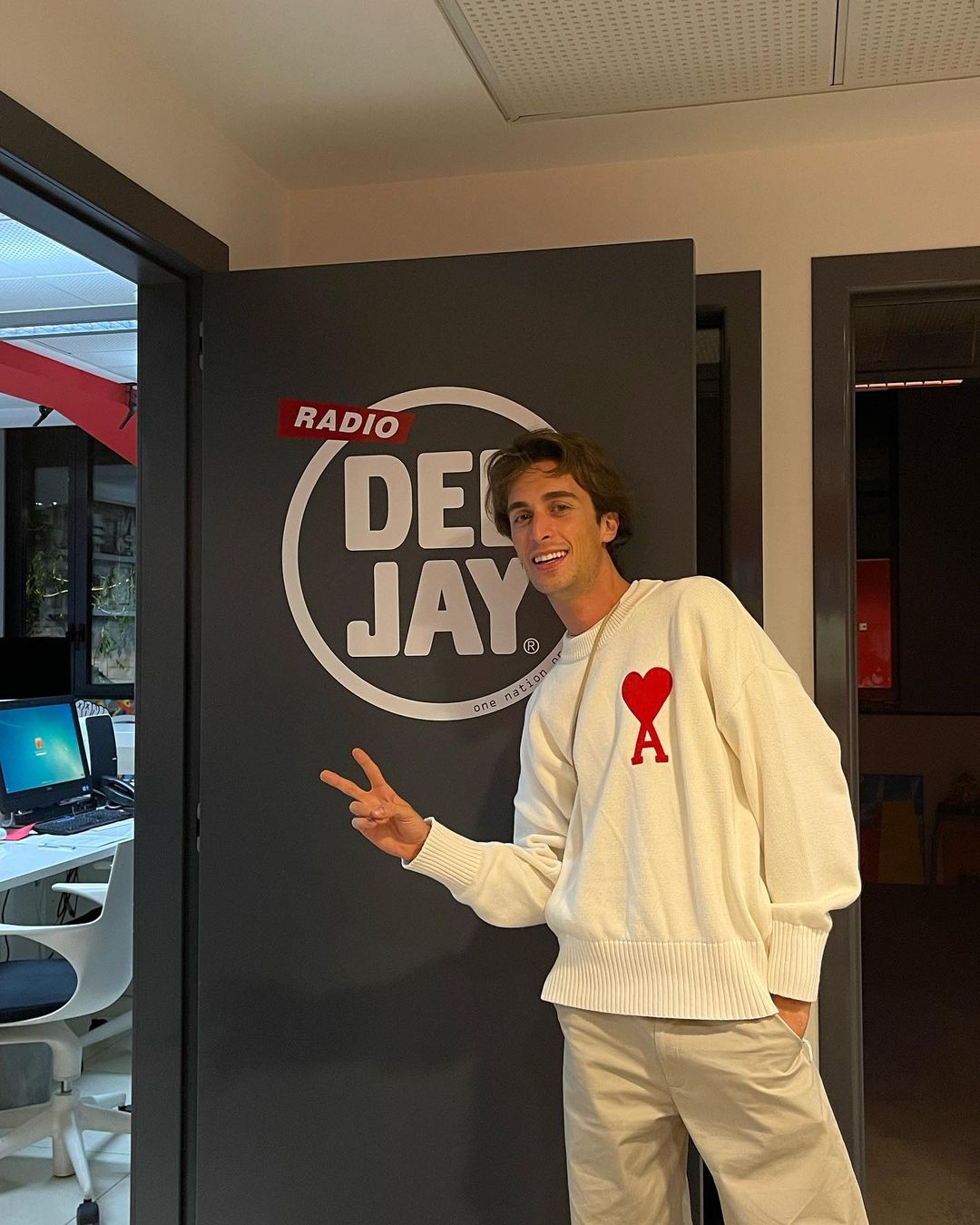 Cliomakeup-matita-stanga-radio-dee-jay