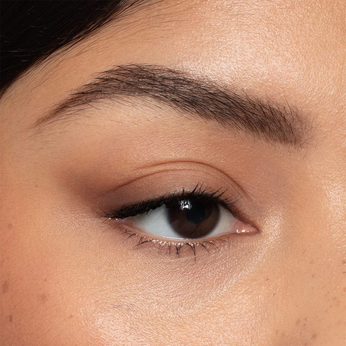 alldaylove-brow-04-darkbrown-macroafter