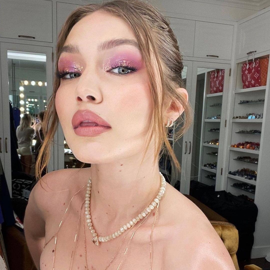 cliomakeup-peggiori-beauty-trend-2021-10