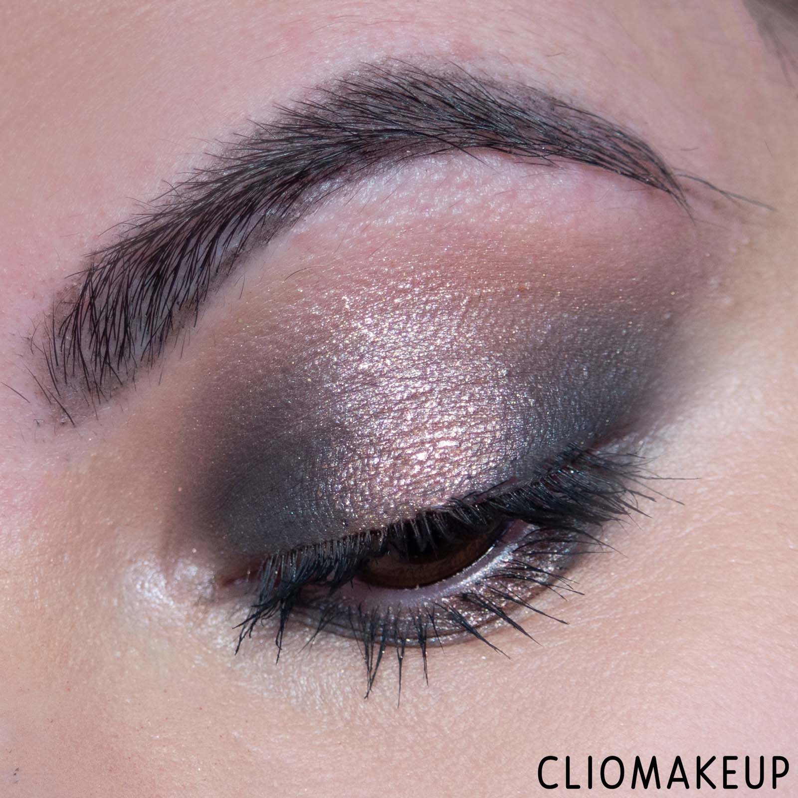 cliomakeup-recensione-palette-mac-hypnotizing-holiday-surprise-eyes-eye-shadow-x-6-cool-10