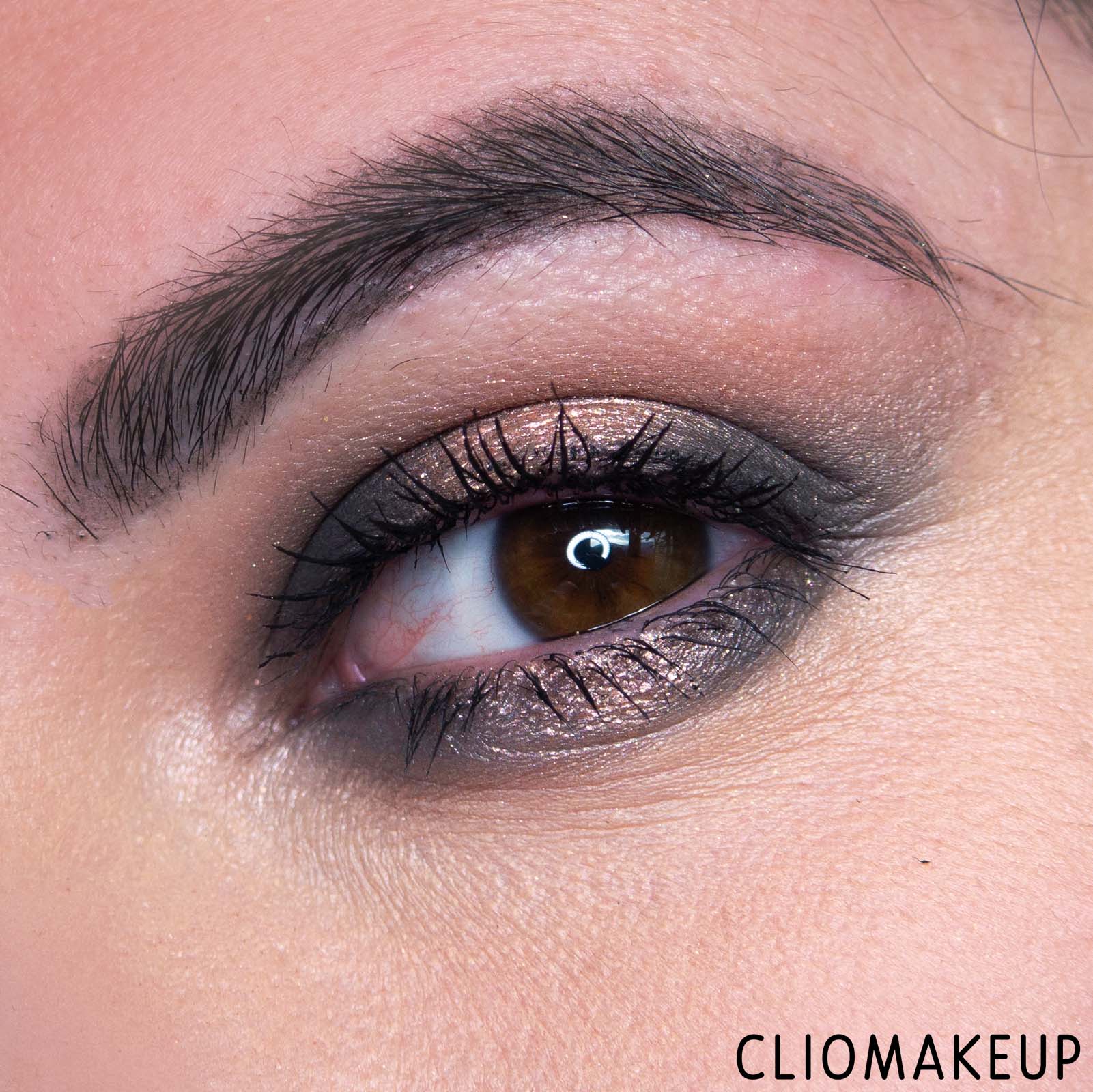 cliomakeup-recensione-palette-mac-hypnotizing-holiday-surprise-eyes-eye-shadow-x-6-cool-12