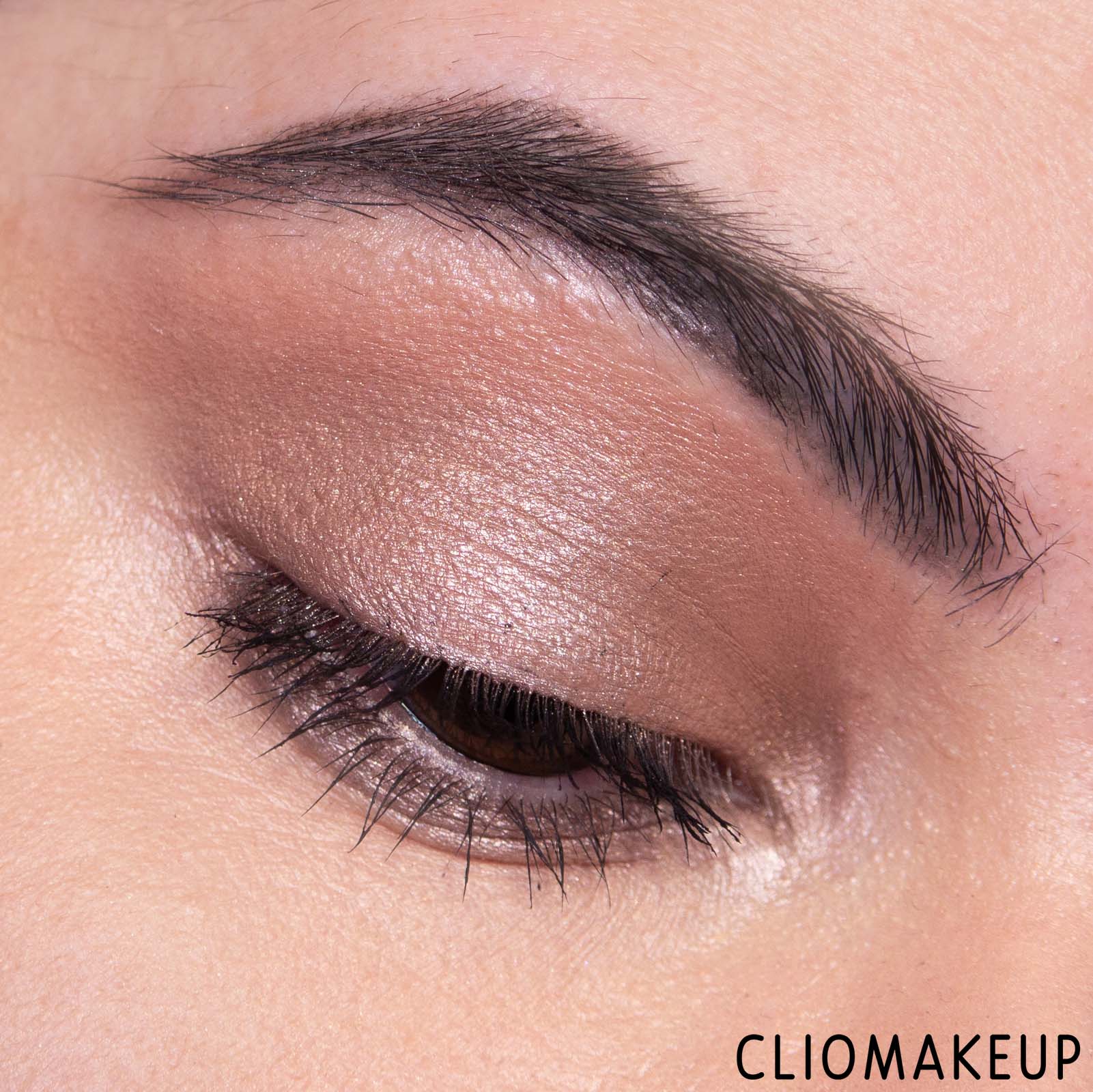 cliomakeup-recensione-palette-mac-hypnotizing-holiday-surprise-eyes-eye-shadow-x-6-cool-14