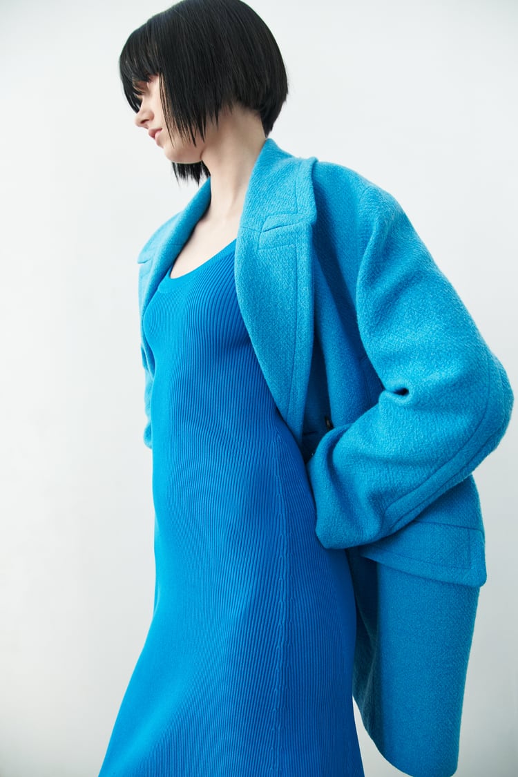 Cliomakeup-zara-primavera-2022-vestito-in-maglia-blu