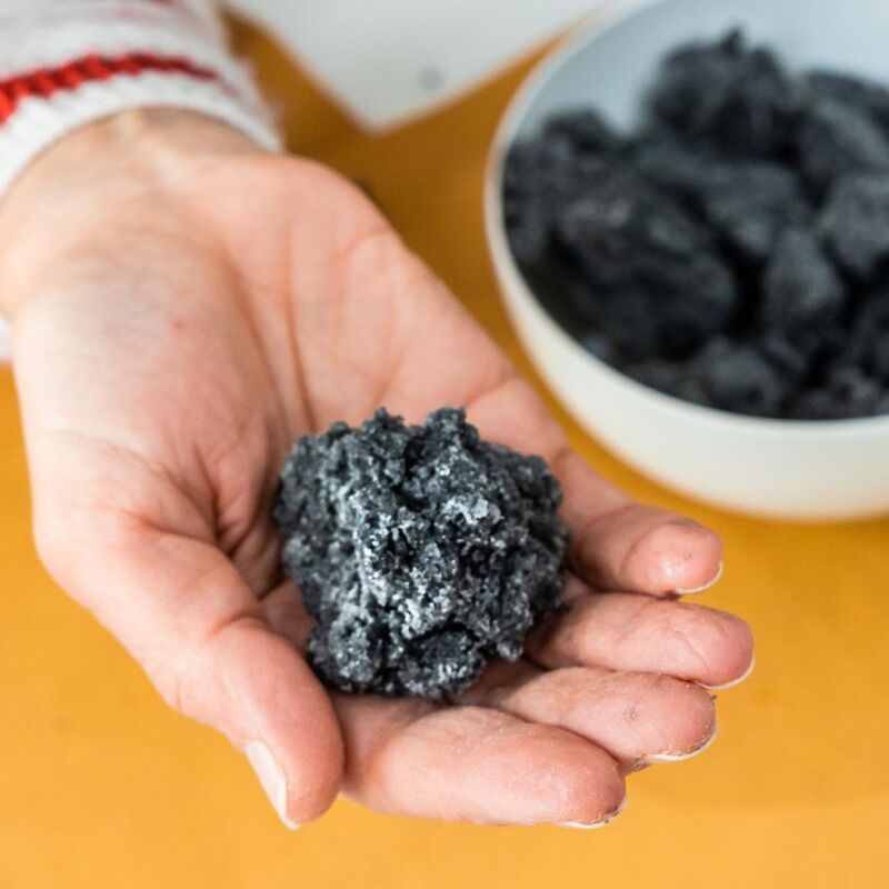 cliomakeup-calza-della-befana-carbone-dolce