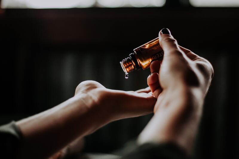cliomakeup-cuoio-capelluto-olio