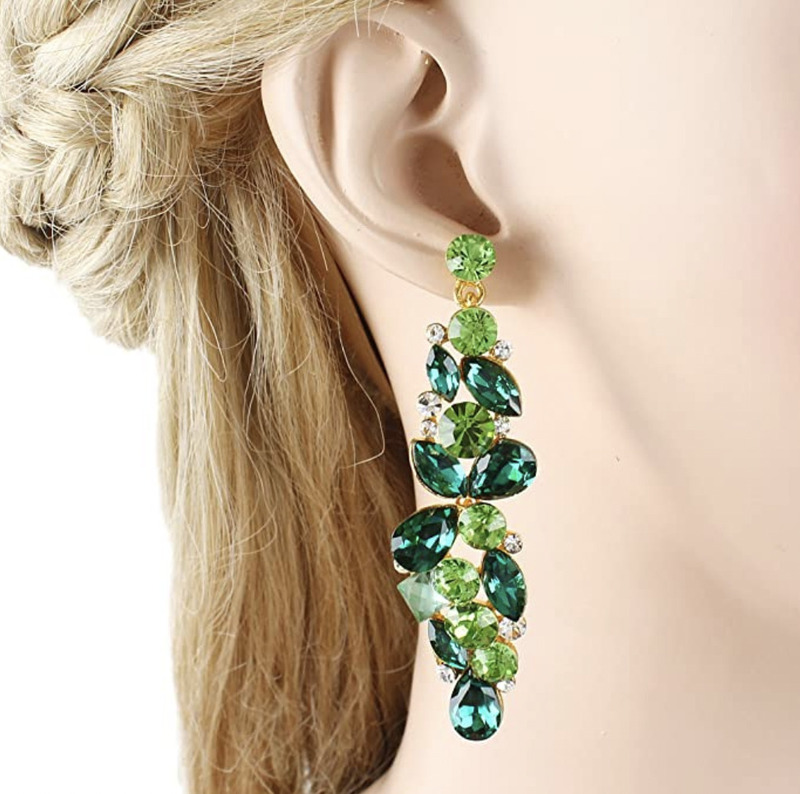 cliomakeup-gioielli-facial-shape-orecchini-voluminosi