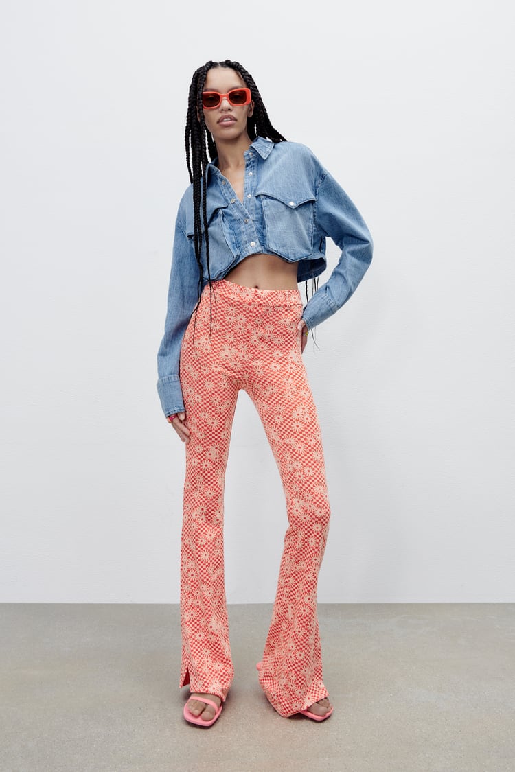 Cliomakeup-pantaloni-2022-ZARA-LEGGINGS-CAMPANA-CON-SPACCHI