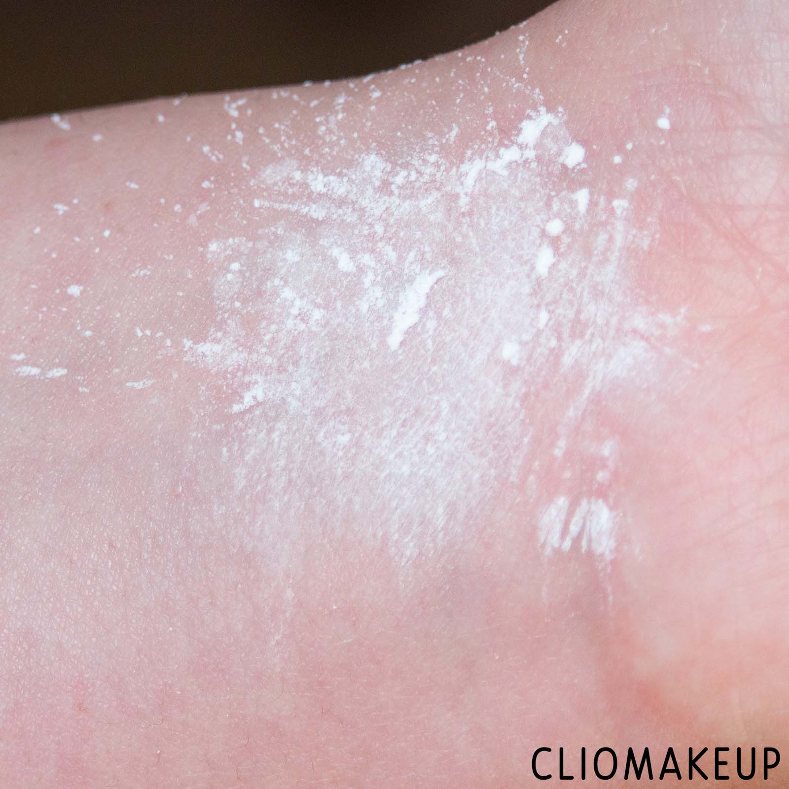 cliomakeup-recensione-cipria-loreal-infaillible-setting-loose-powder-6