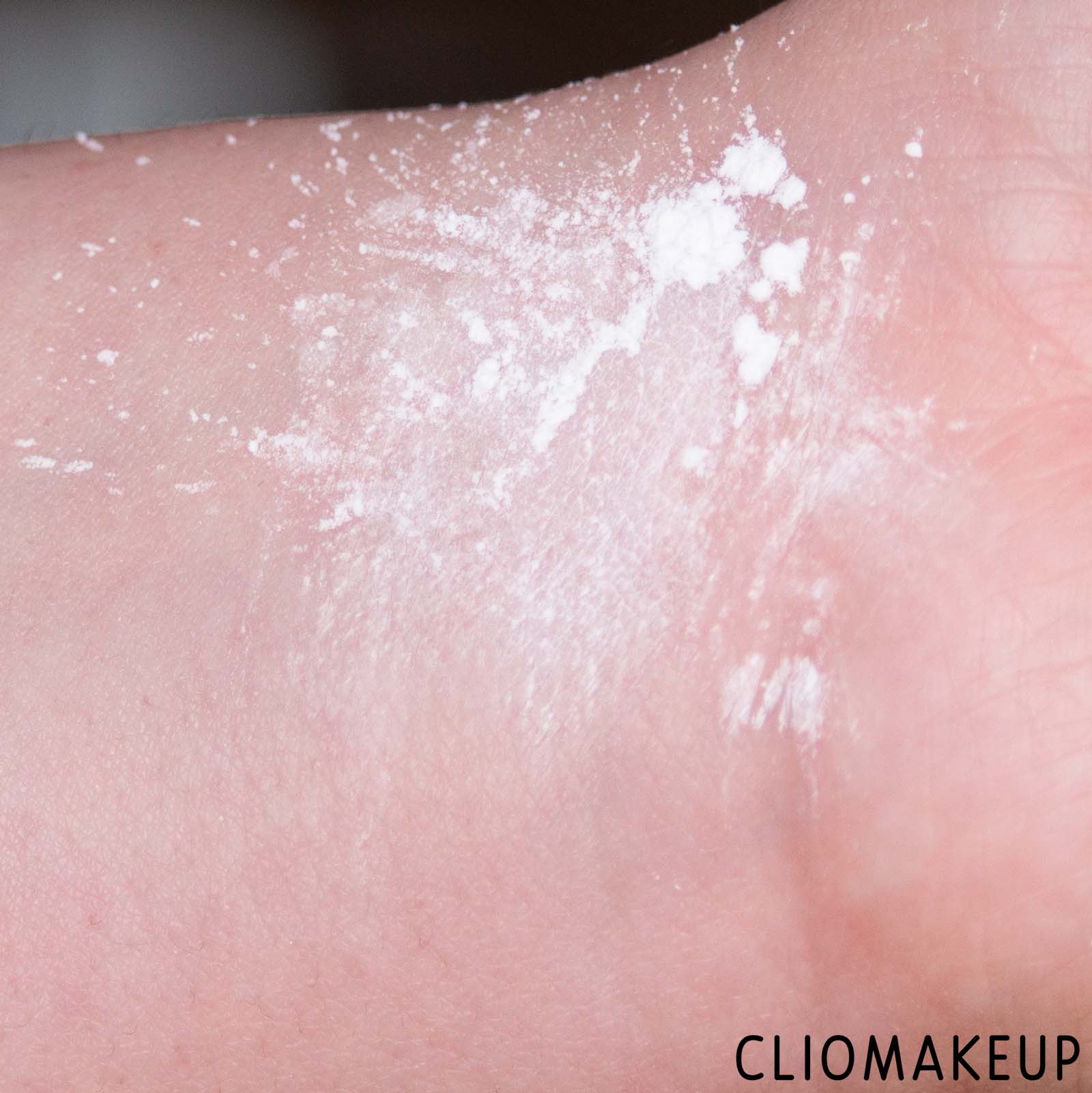 cliomakeup-recensione-cipria-loreal-infaillible-setting-loose-powder-7