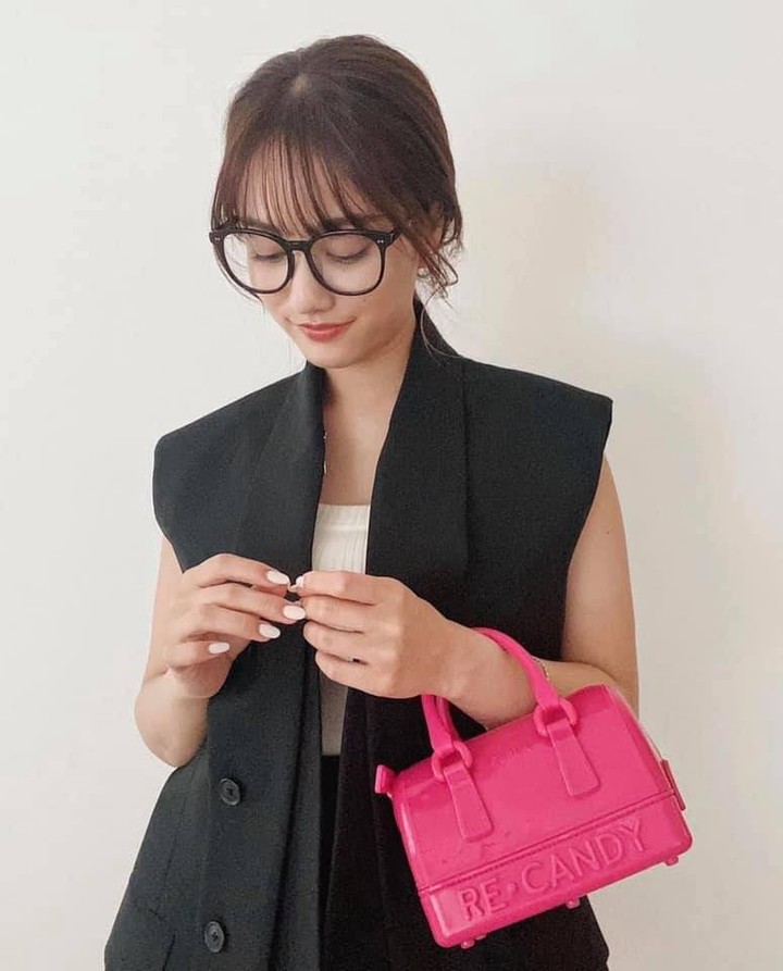 Cliomakeup-capi-must-have-primavera-2022-furla-borsa-rosa