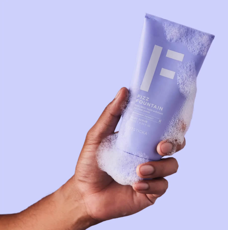 cliomakeup-prodotti-scrub-viso-corpo-pre-sole-primavera-2022-4