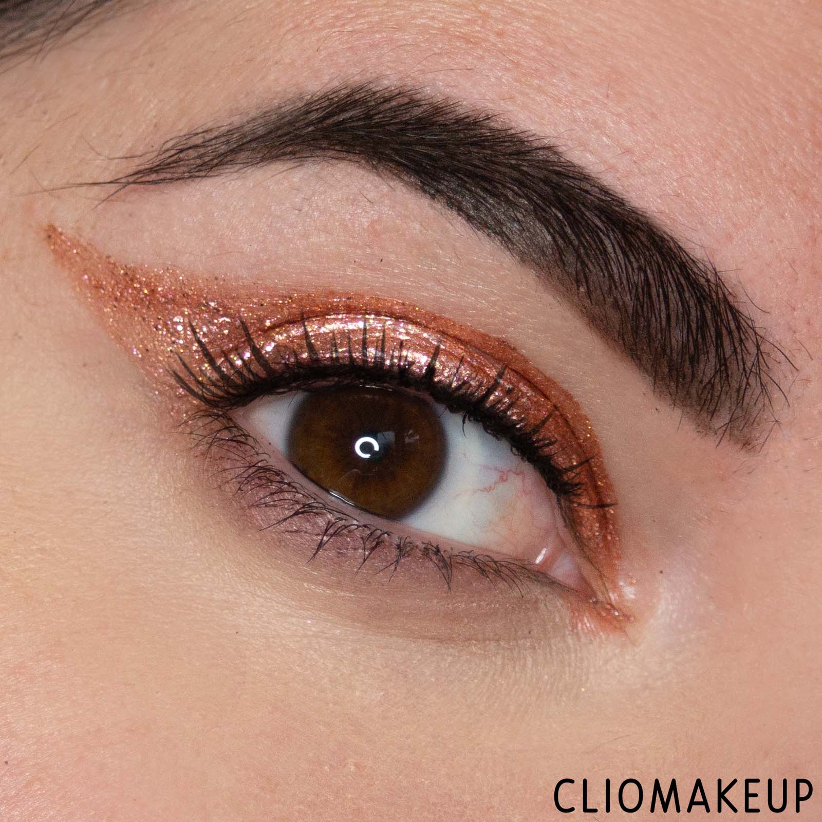 cliomakeup-recensione-ombretto-liquido-one-size-eye-popper-sparkle-vision-eyeshadow-12