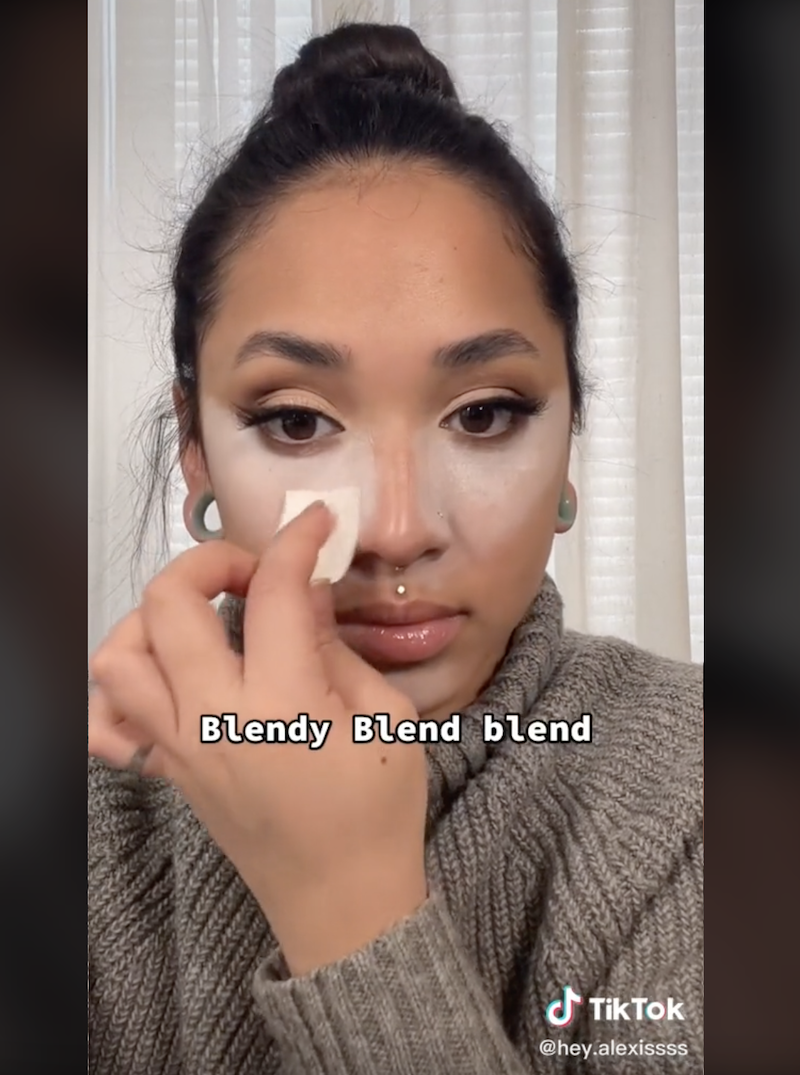 cliomakeup-make-up-trend-tiktok-2022-correttore-bianco