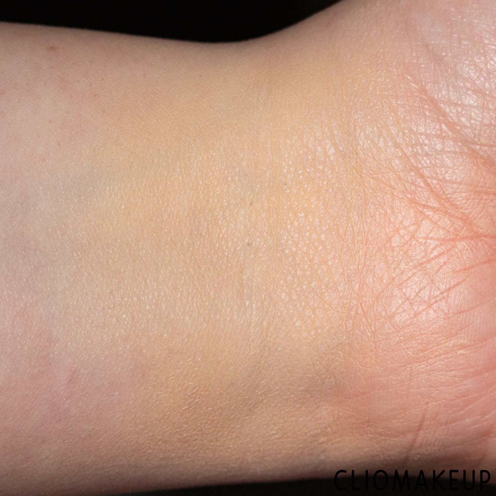 cliomakeup-recensione-correttore-wycon-natural-smoothie-liquid-concealer-9