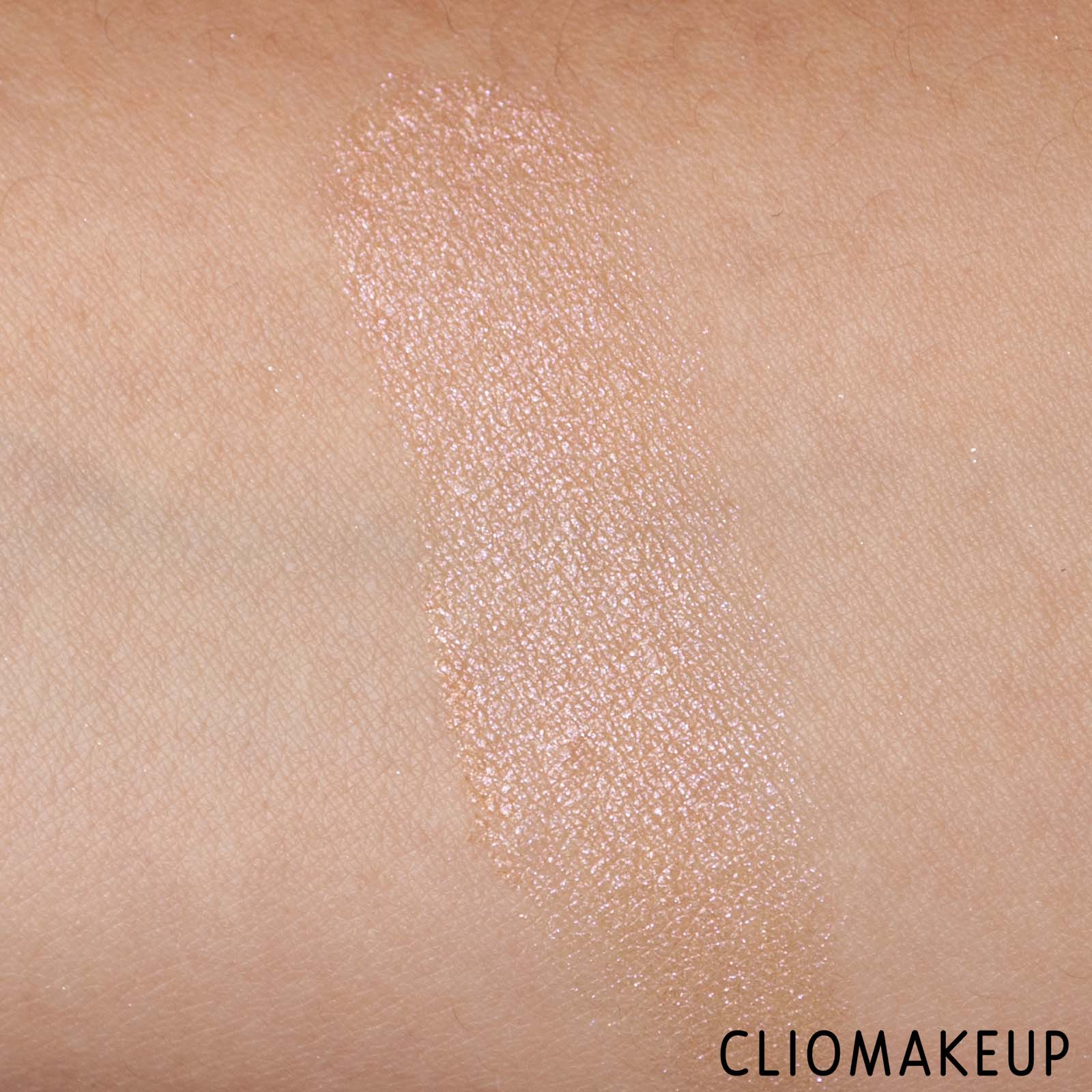 cliomakeup-recensione-illuminante-mac-wild-cherry-extra-dimension-skinfinish-7