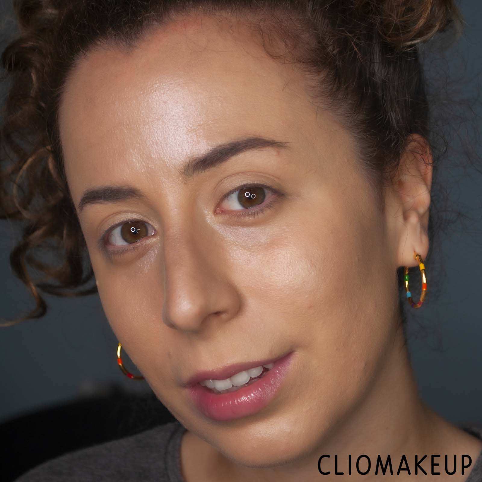 cliomakeup-recensione-illuminante-mac-wild-cherry-extra-dimension-skinfinish-9