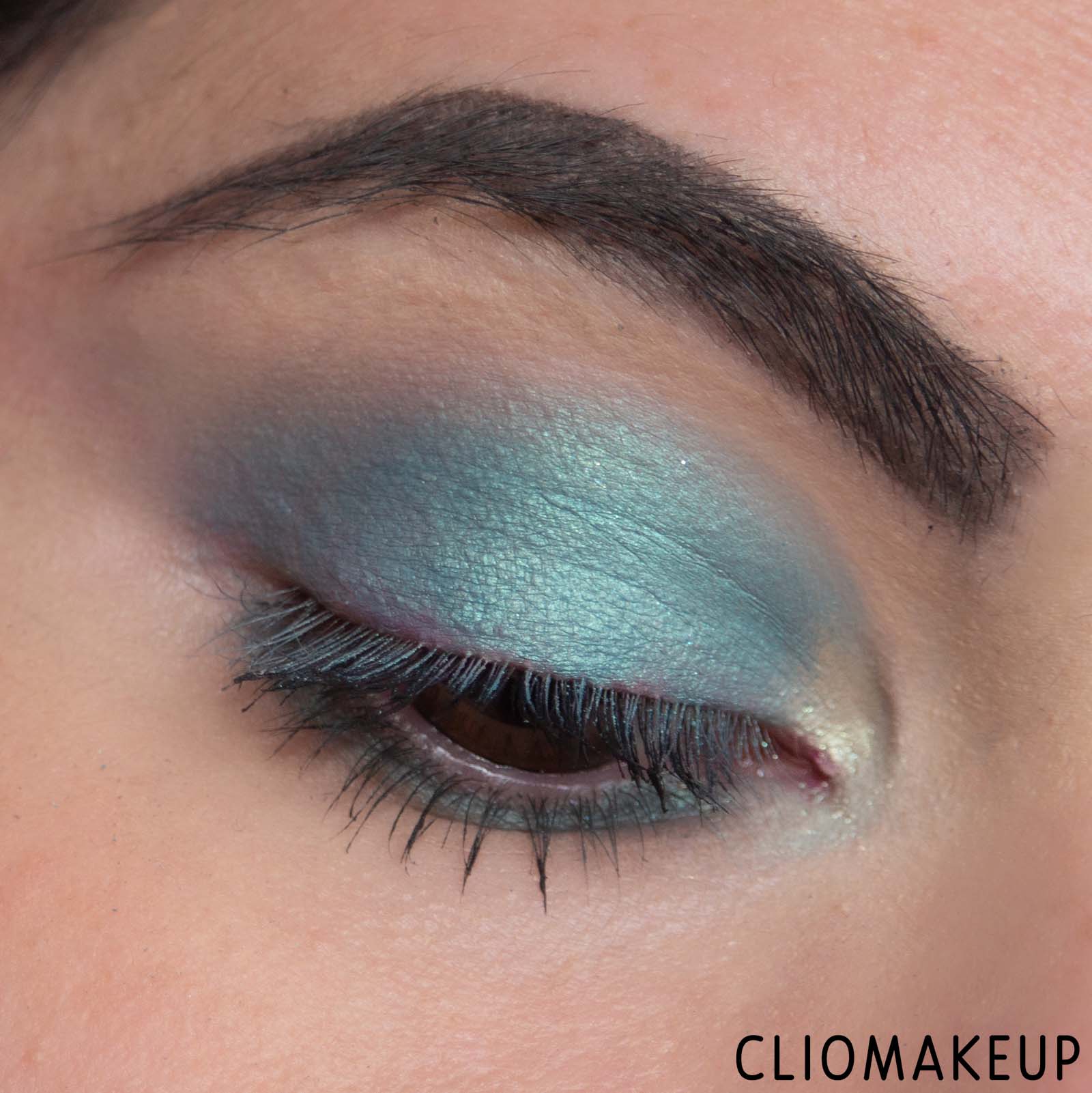 cliomakeup-recensione-ombretti-kiko-green-me-eyeshadow-11