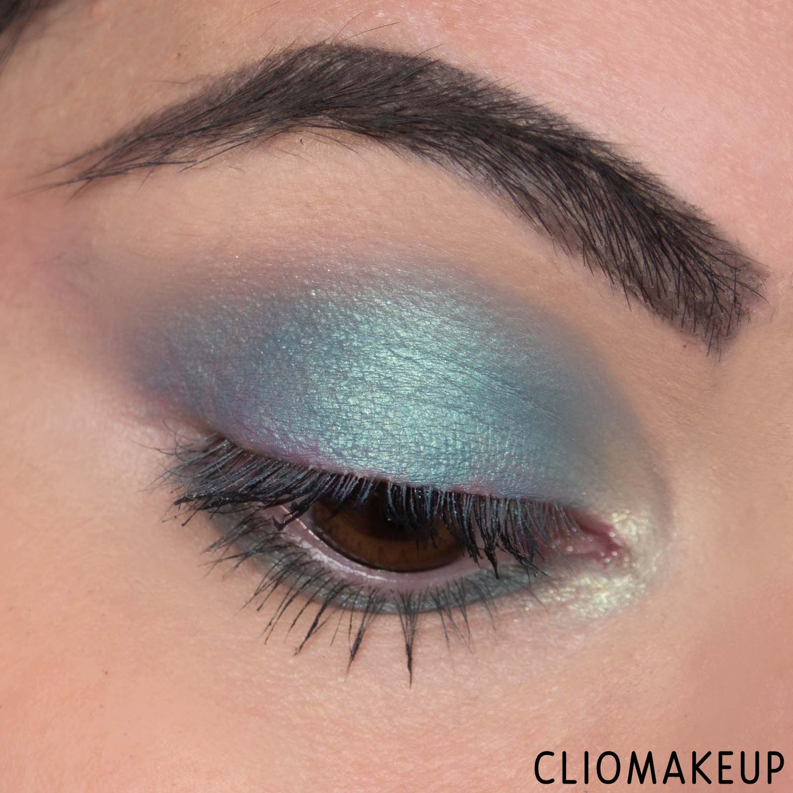 cliomakeup-recensione-ombretti-kiko-green-me-eyeshadow-12