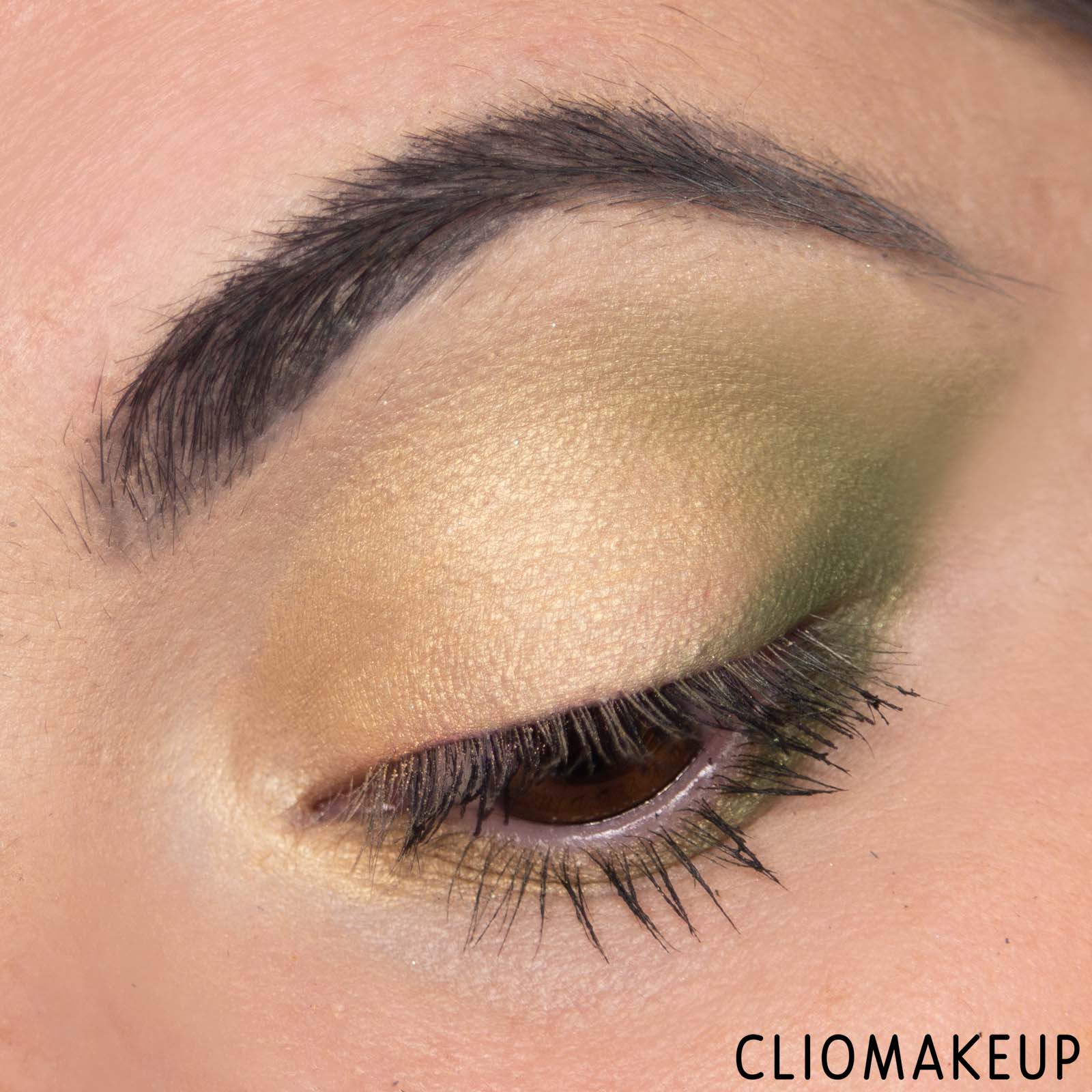 cliomakeup-recensione-ombretti-kiko-green-me-eyeshadow-9