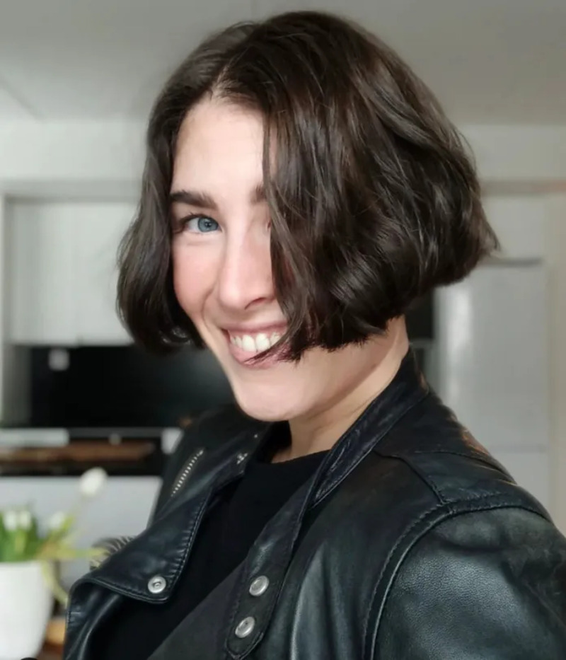 cliomakeup-tagli-capelli-corti-primavera-2022-boy-bob-corto