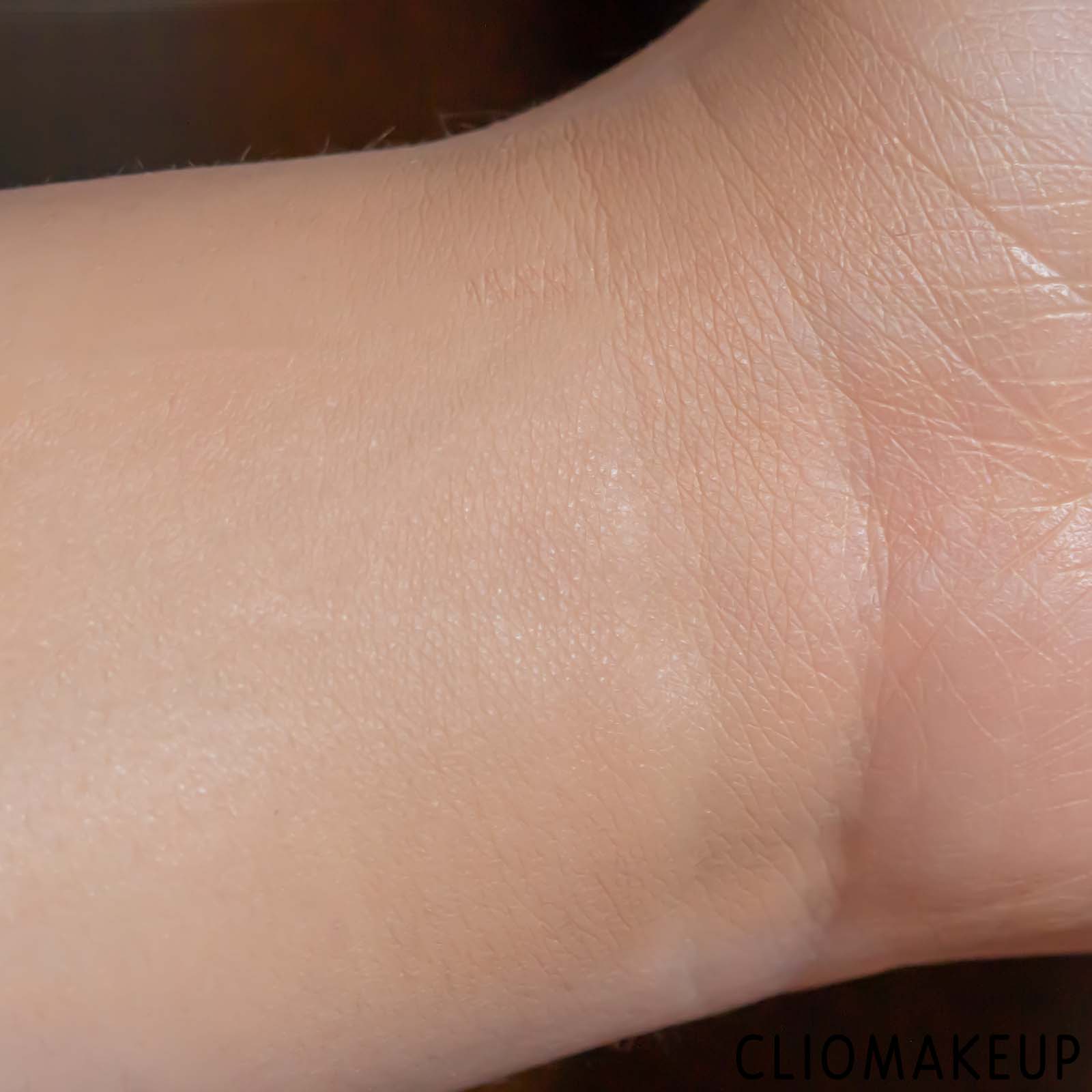 cliomakeup-recensione-crema-colorata-ysl-nu-bare-look-tint-8