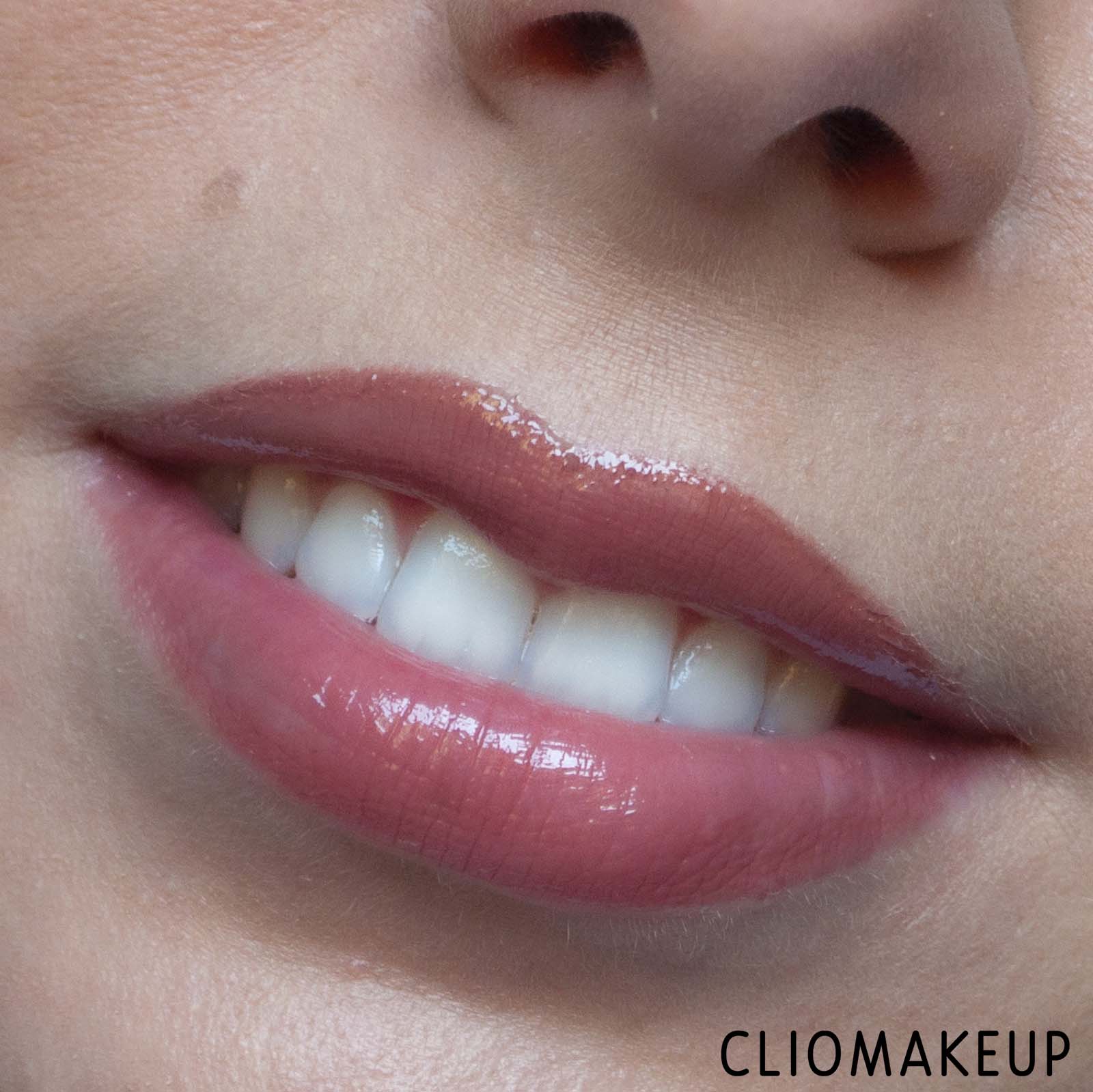 cliomakeup-recensione-gloss-huda-beauty-silk-balm-icy-cooling-lip-plumper-12