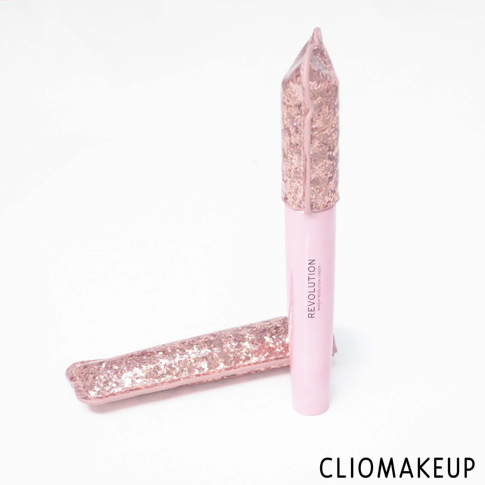 cliomakeup-recensione-mascara-revolution-soft-glamour-volumising-mascara-4