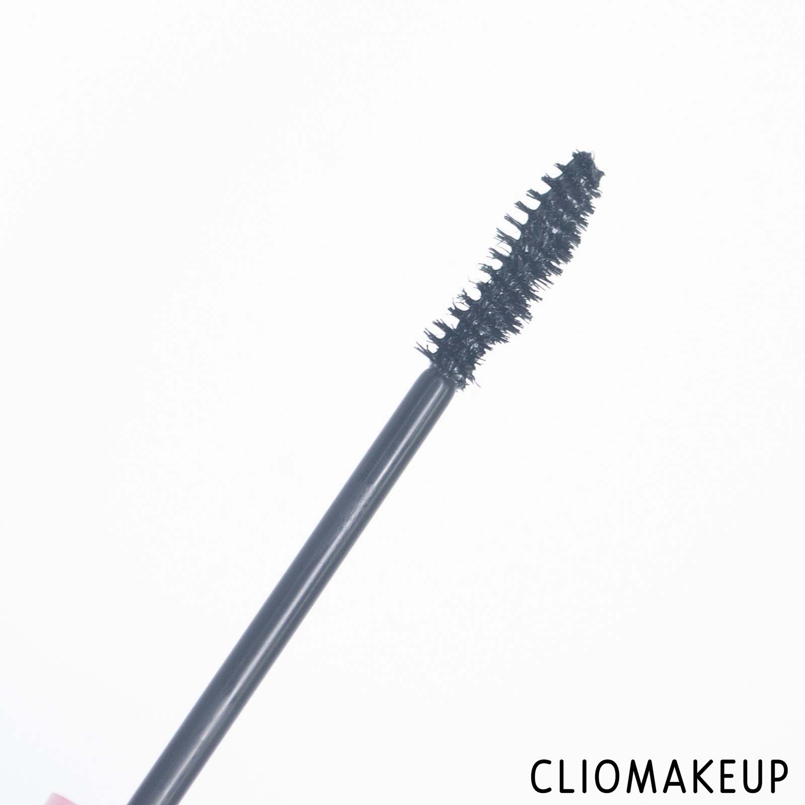 cliomakeup-recensione-mascara-revolution-soft-glamour-volumising-mascara-5