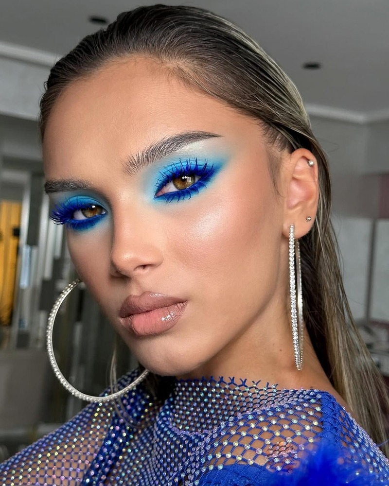 come-truccare-occhi-marroni-blu