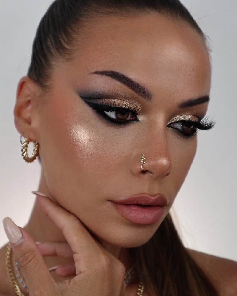 come-truccare-occhi-marroni-oro