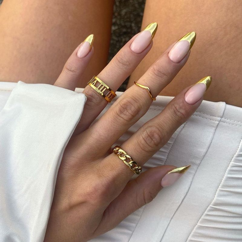 cliomakeup-chrome-french-nails-teamclio-1