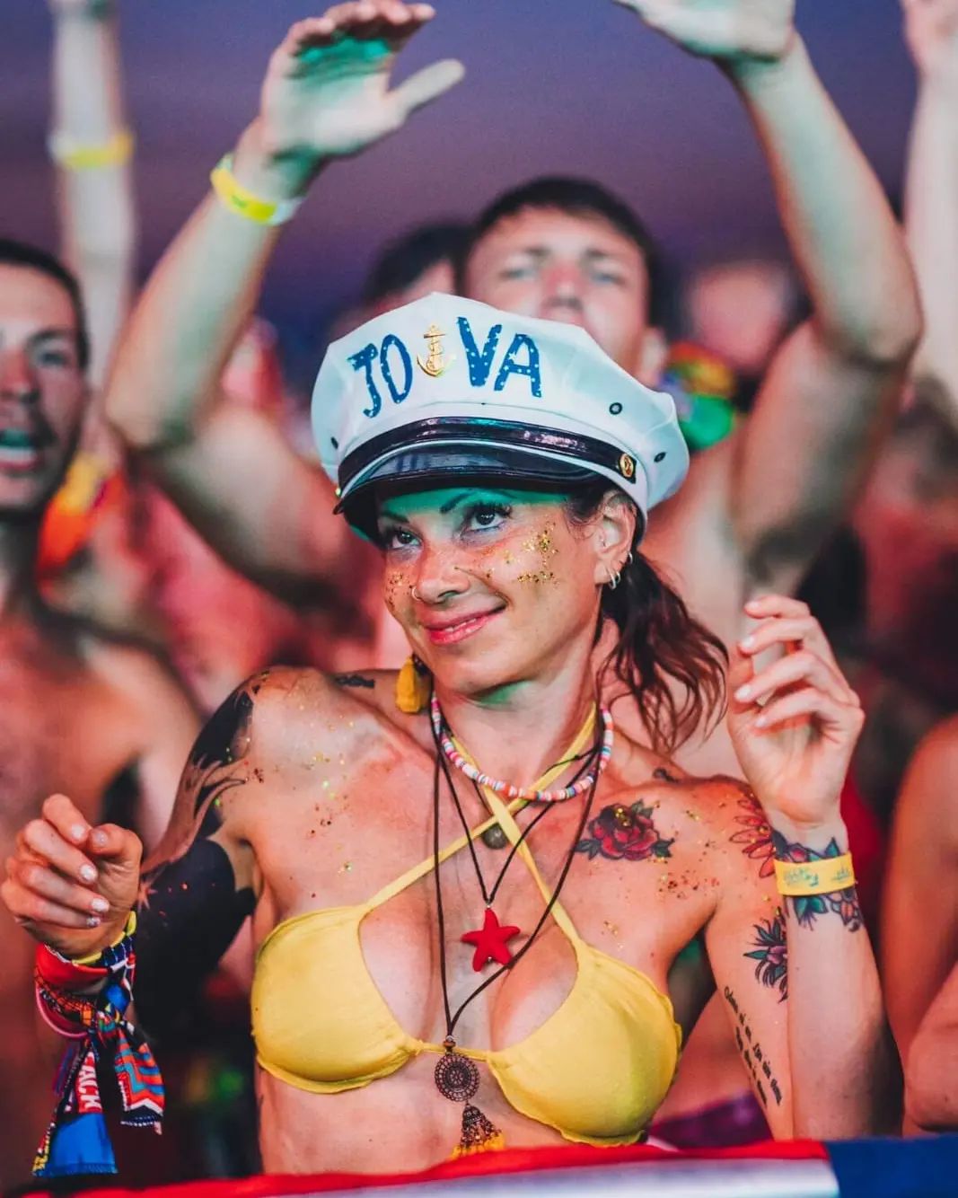 cliomakeup-jova-beach-party-2022-make-up-2