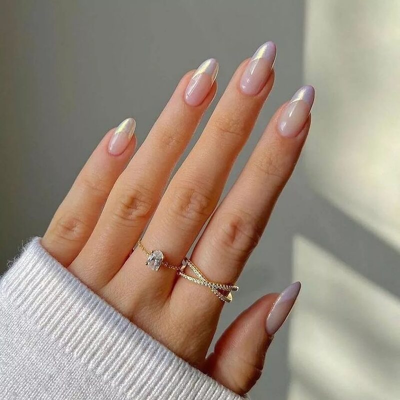 cliomakeup-pearly-nails-french