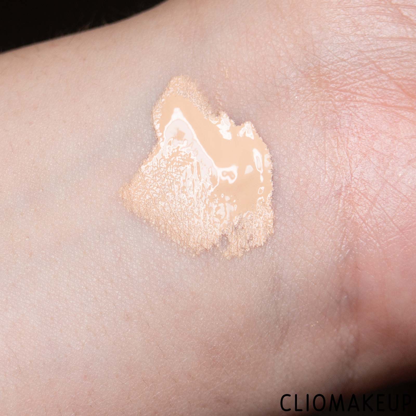 cliomakeup-recensione-correttore-make-up-forever-ultra-hd-light-capturing-self-setting-concealer-7