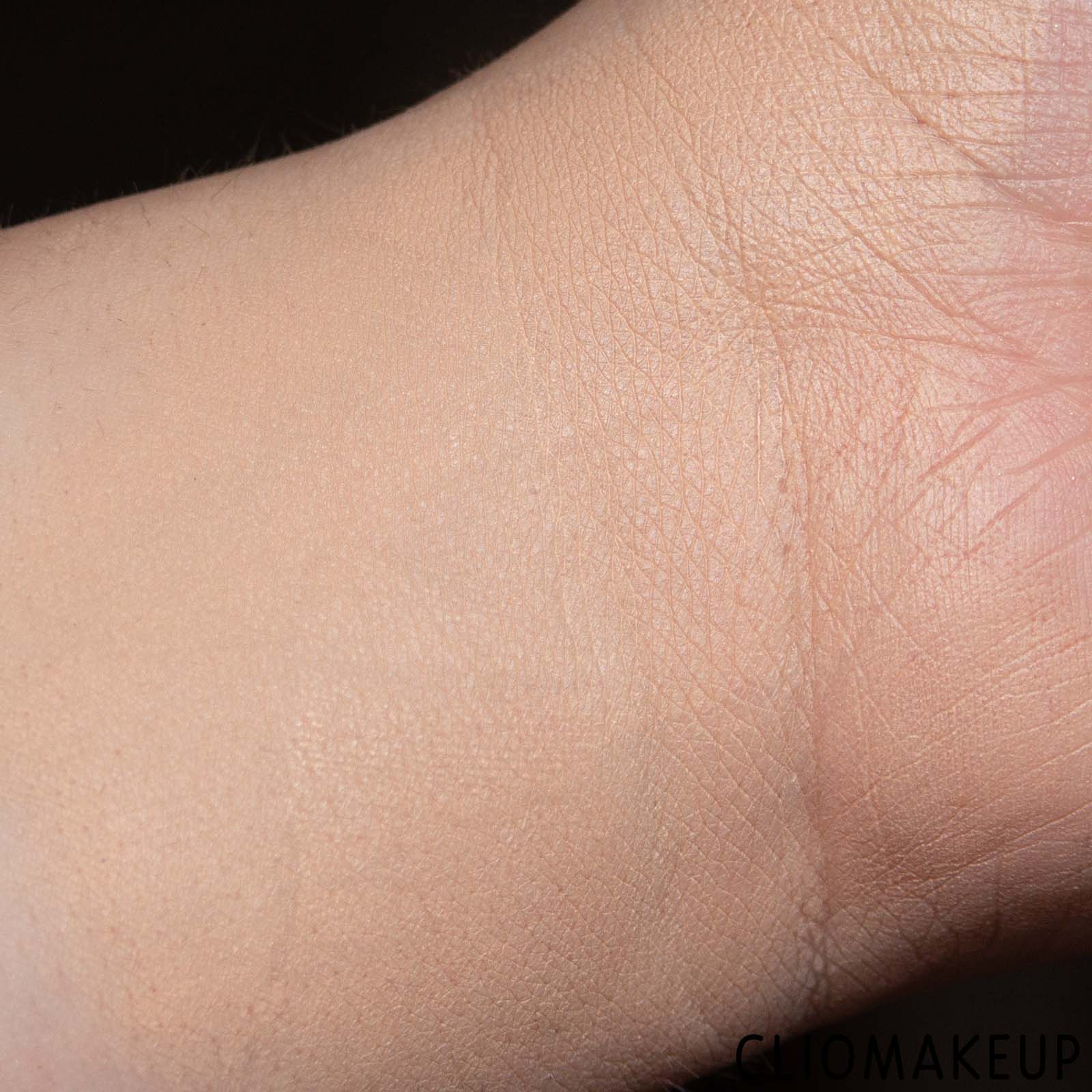 cliomakeup-recensione-correttore-make-up-forever-ultra-hd-light-capturing-self-setting-concealer-9