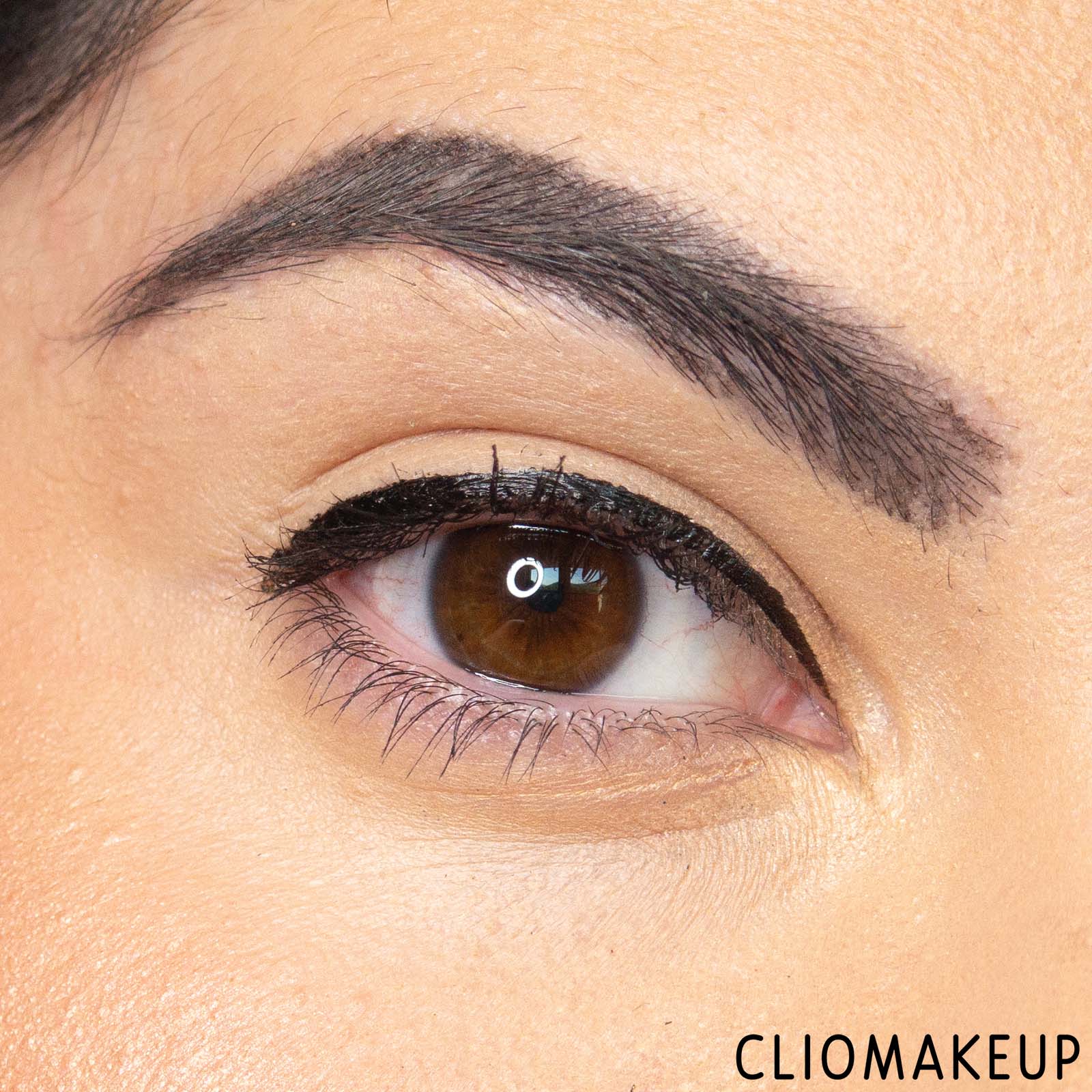cliomakeup-recensione-eyeliner-wycon-micron-tip-waterproof-eyeliner-12