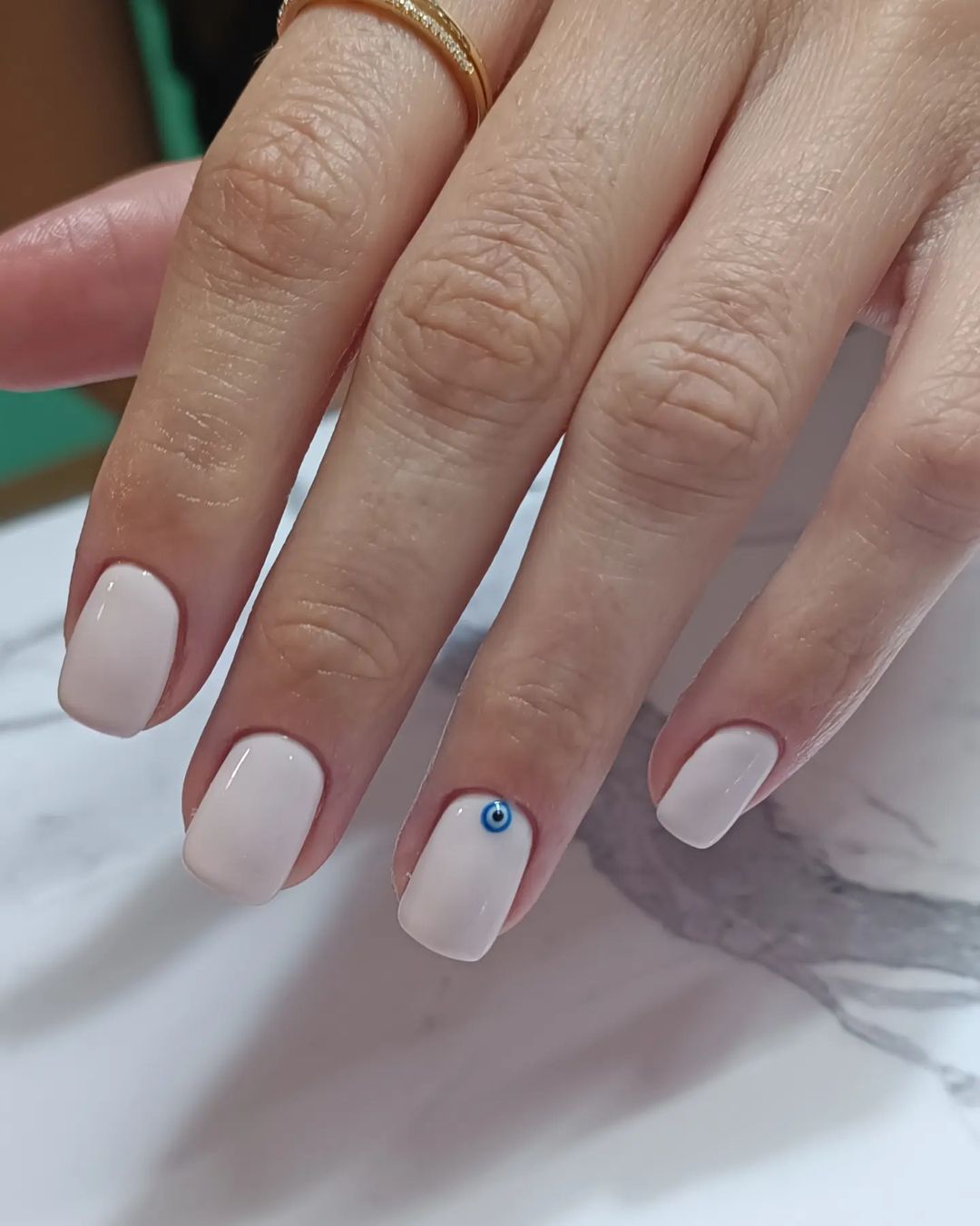 cliomakeup-tendenze-unghie-vacanze-2022-4