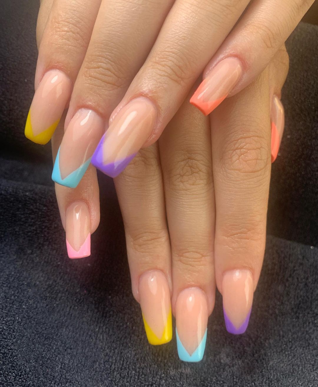 cliomakeup-tendenze-unghie-vacanze-2022-8