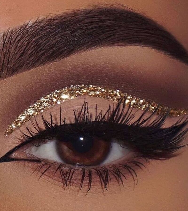 cliomakeup-trucco-notte-san-lorenzo-2022-eyeliner-glitter