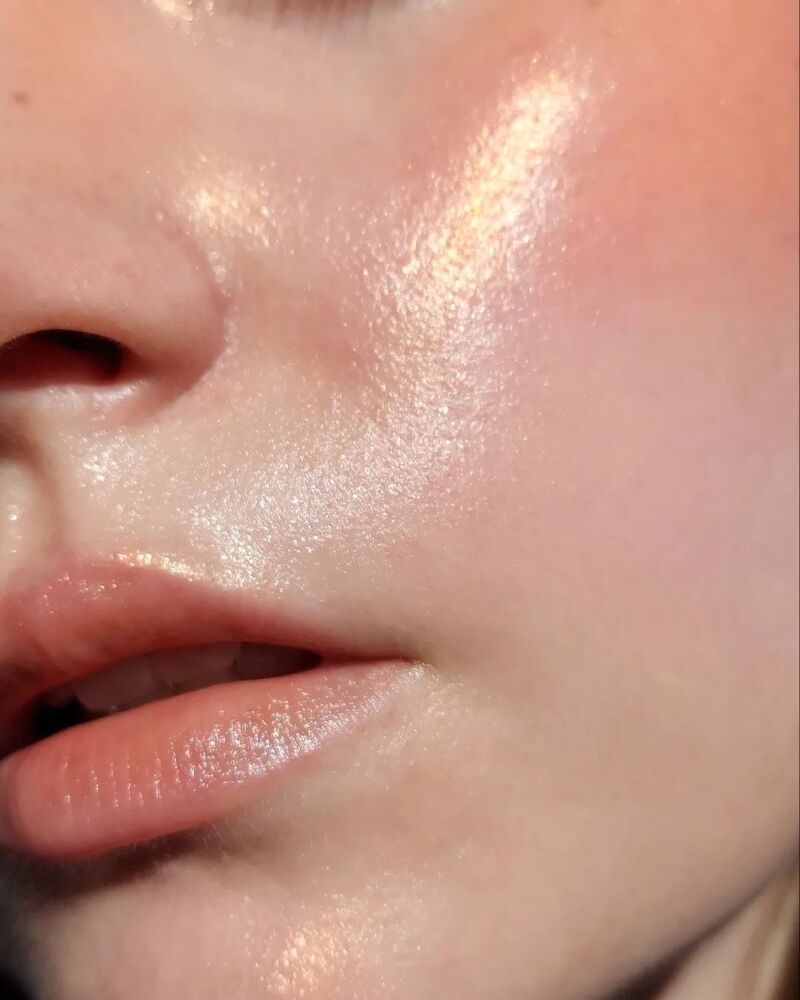 cliomakeup-trucco-notte-san-lorenzo-2022-strobing