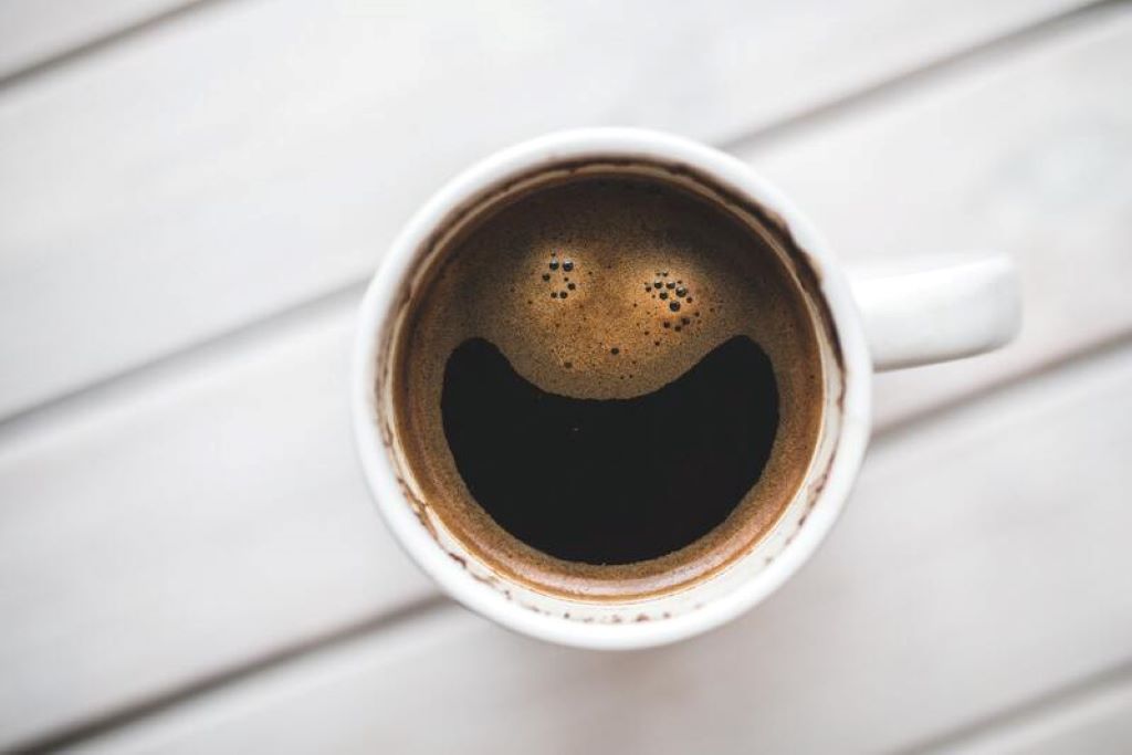 Cliomakeup-caffè-proprietà-1-copertina