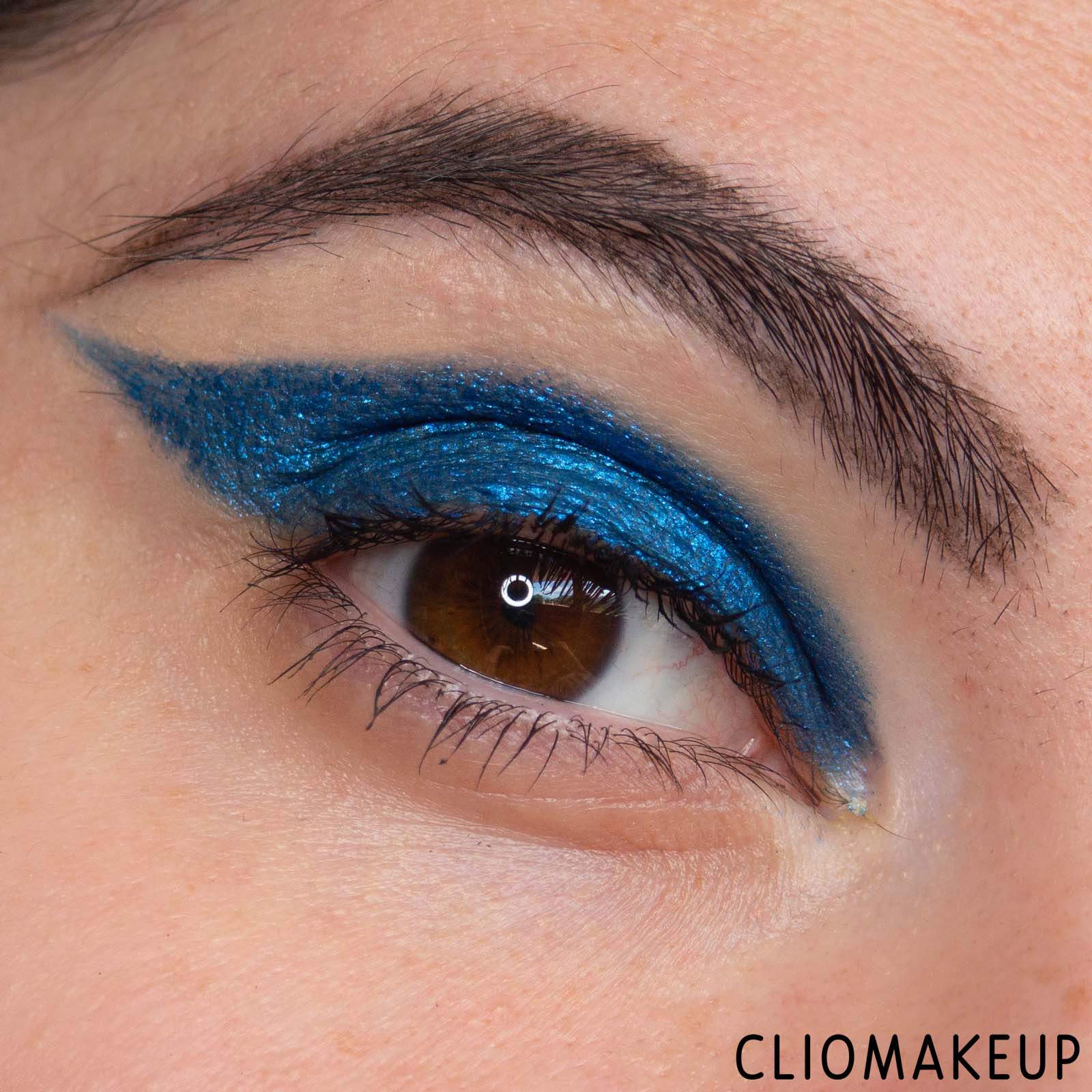 cliomakeup-recensione-ombretti-liquidi-revolution-shadow-bomb-cream-eyeshadow-10