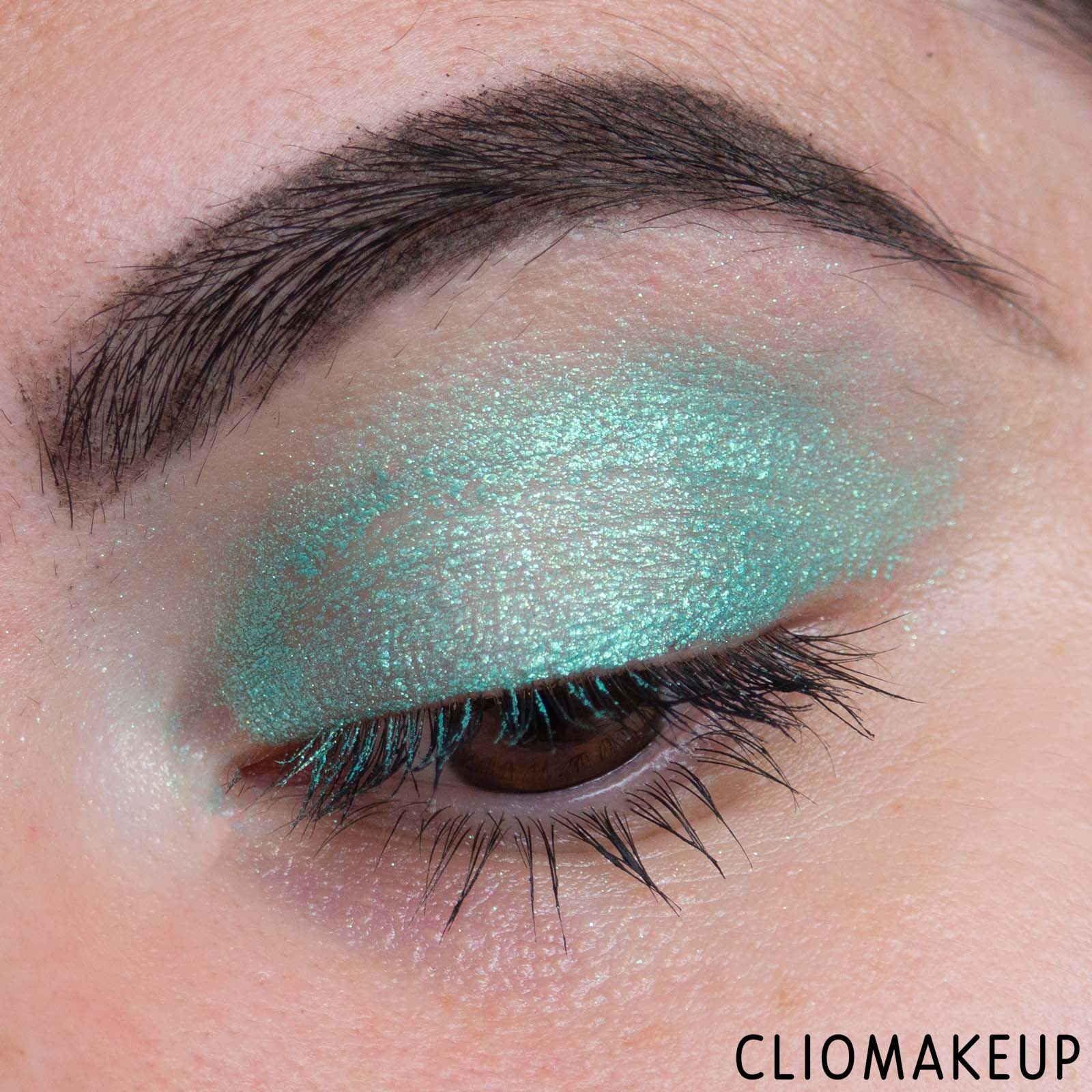 cliomakeup-recensione-ombretti-liquidi-revolution-shadow-bomb-cream-eyeshadow-11
