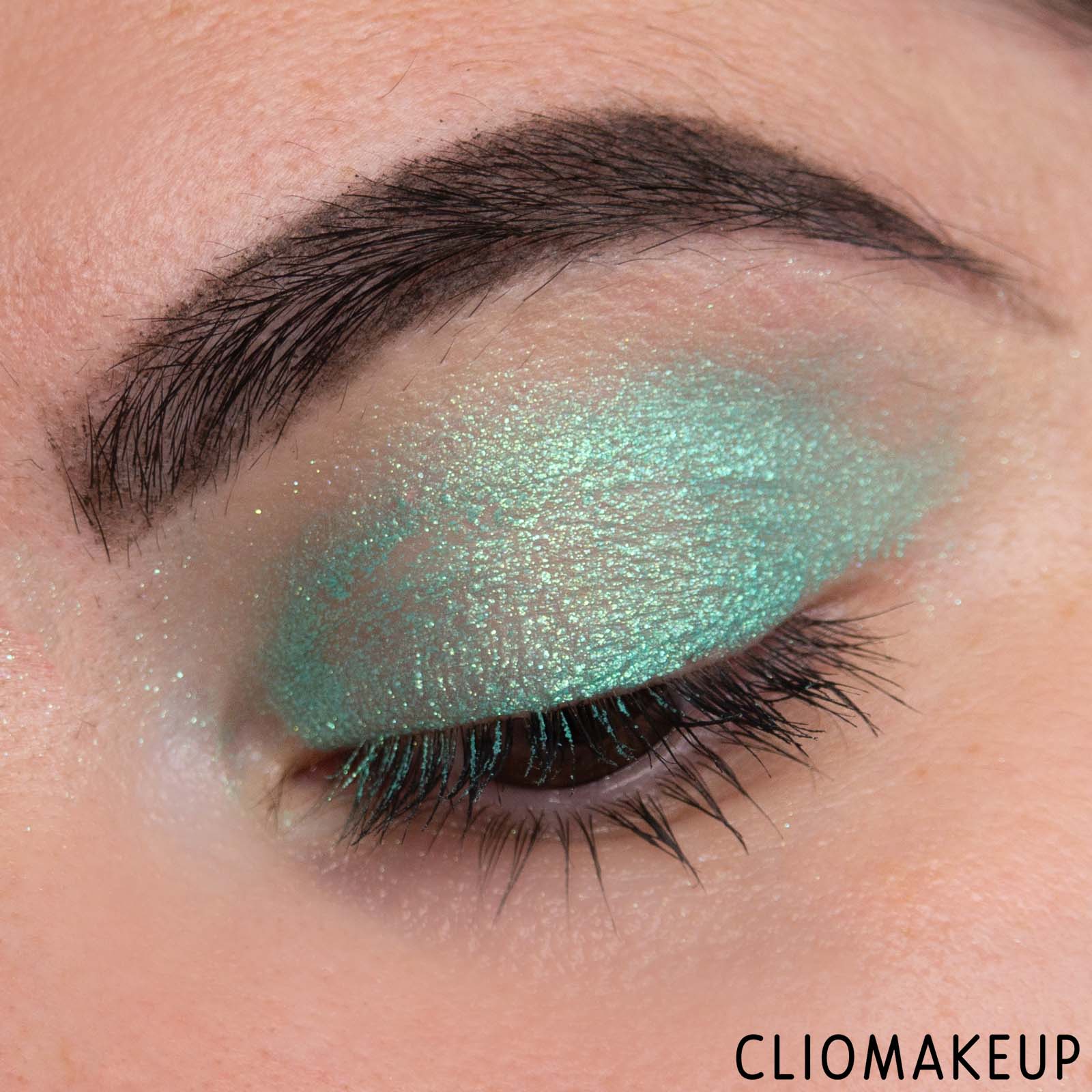 cliomakeup-recensione-ombretti-liquidi-revolution-shadow-bomb-cream-eyeshadow-12