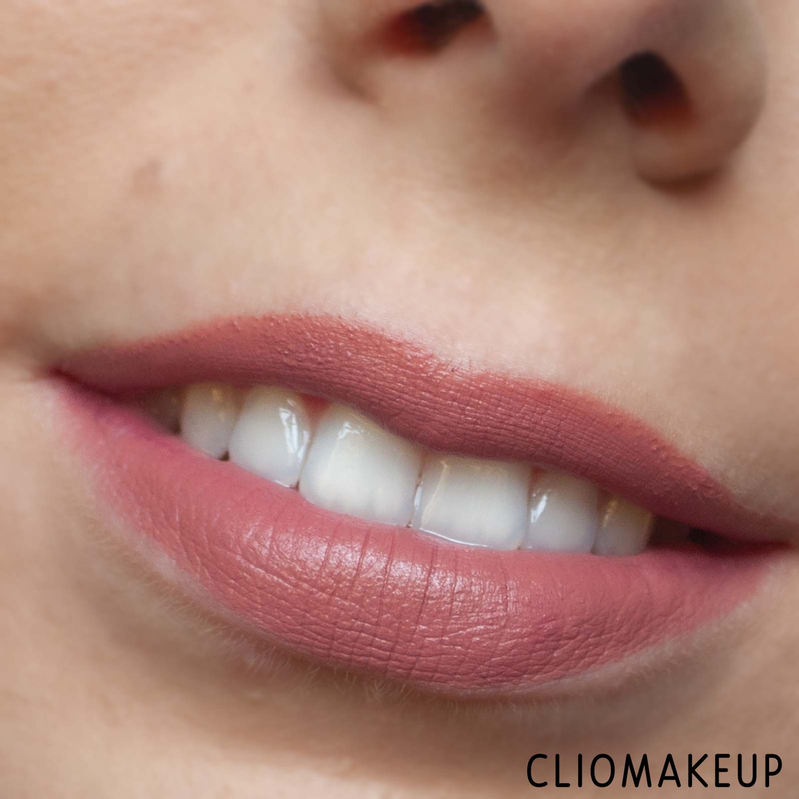 cliomakeup-recensione-rossetti-revolution-soft-glamour-lipstick-12