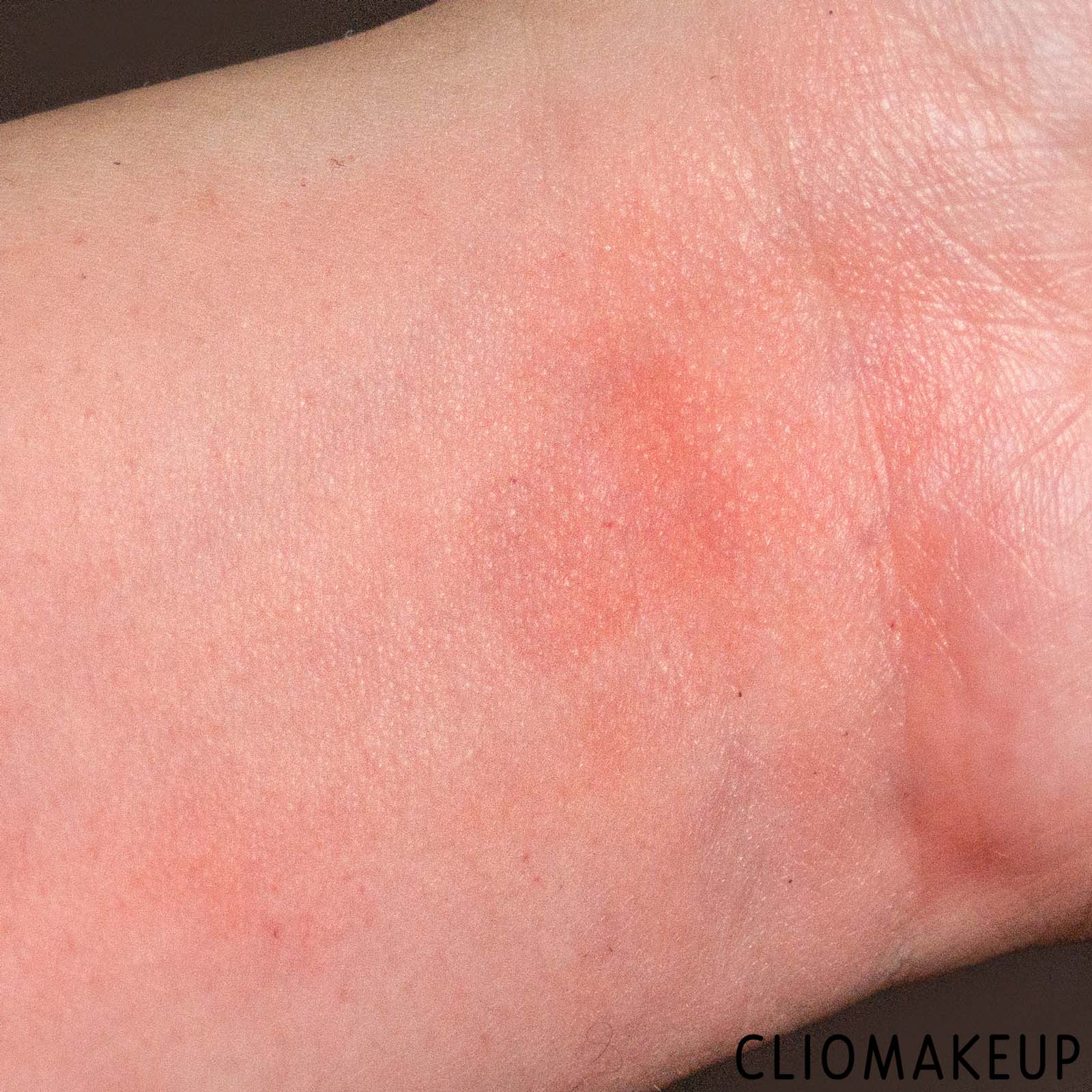 cliomakeup-recensione-tinta-labbra-e-guance-benefit-floratint-lip-e-cheek-stain-8