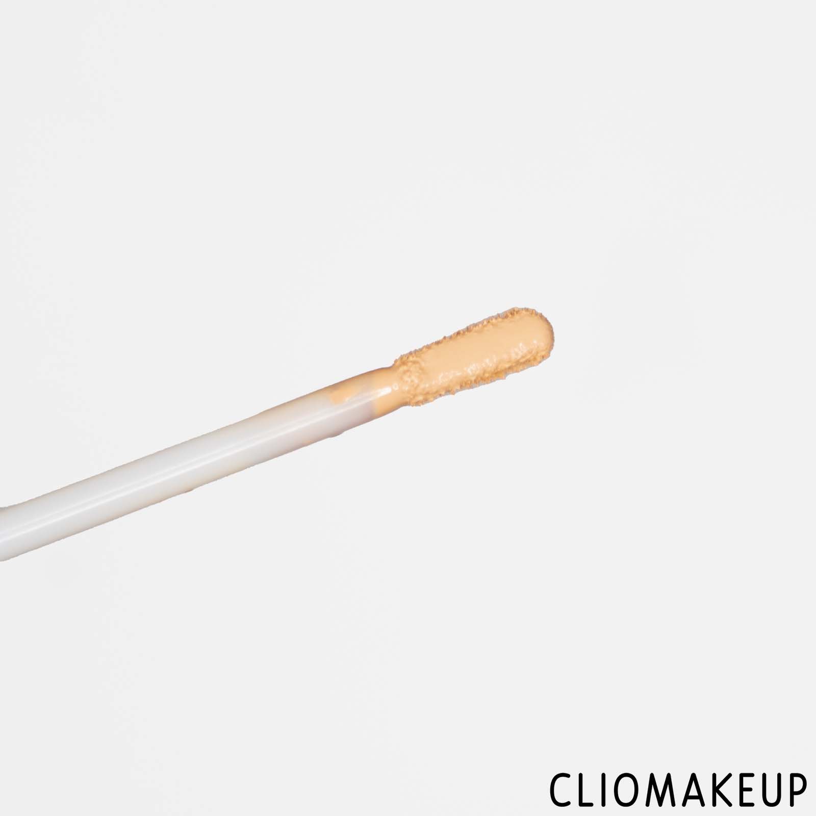 cliomakeup-recensione-correttore-wycon-comfy-wear-liquid-concealer-5