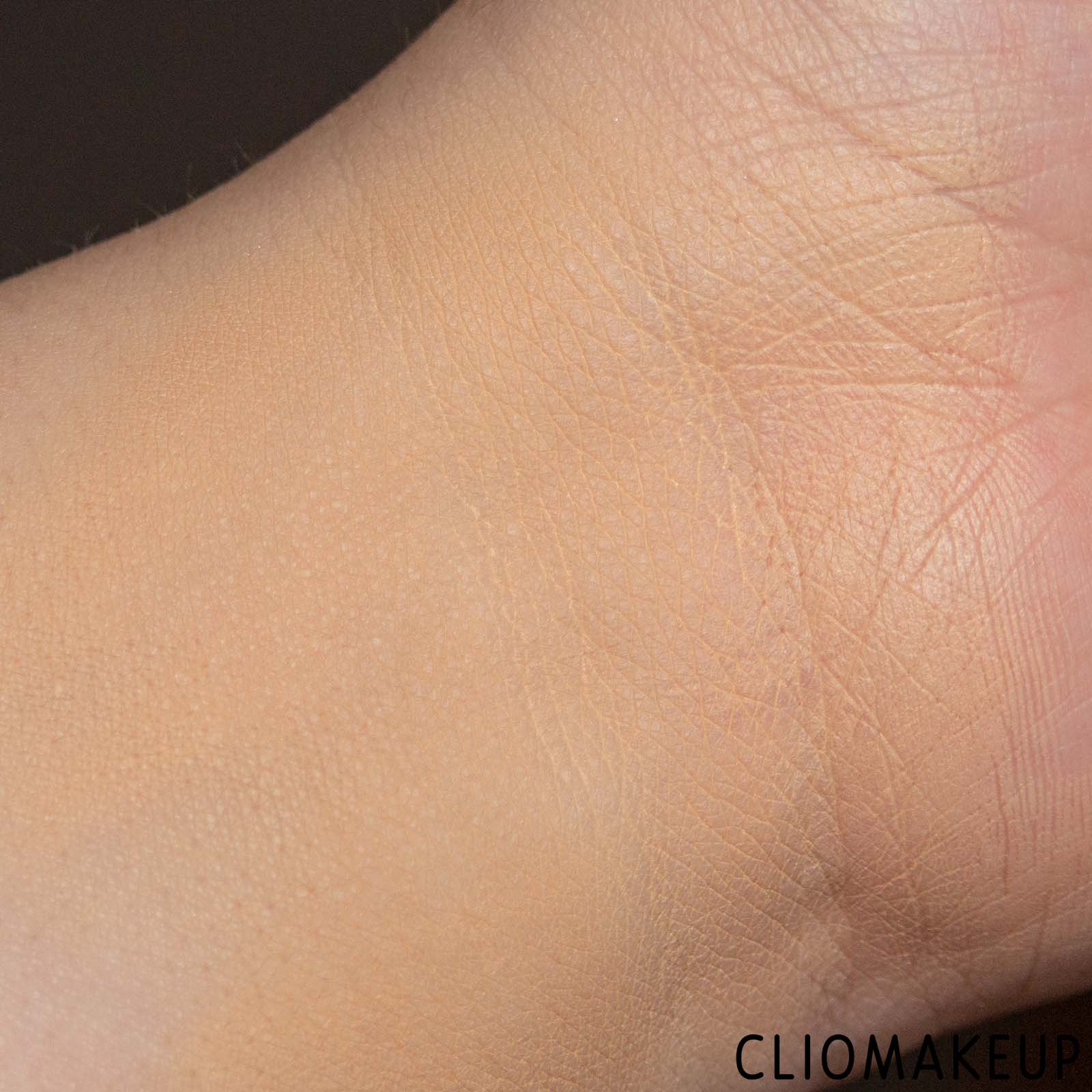 cliomakeup-recensione-correttore-wycon-comfy-wear-liquid-concealer-9