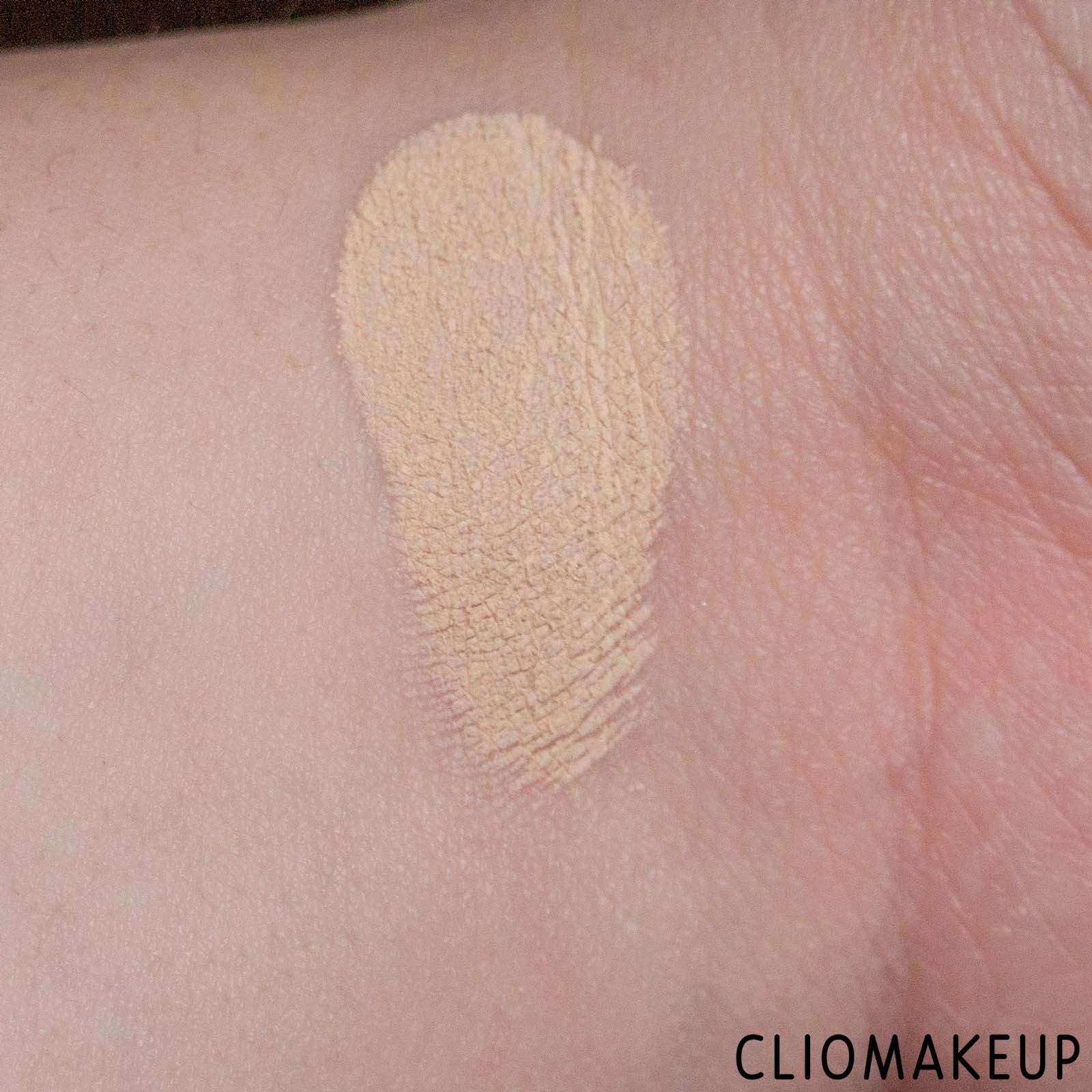 cliomakeup-recensione-fondotinta-elf-camo-powder-foundation-6