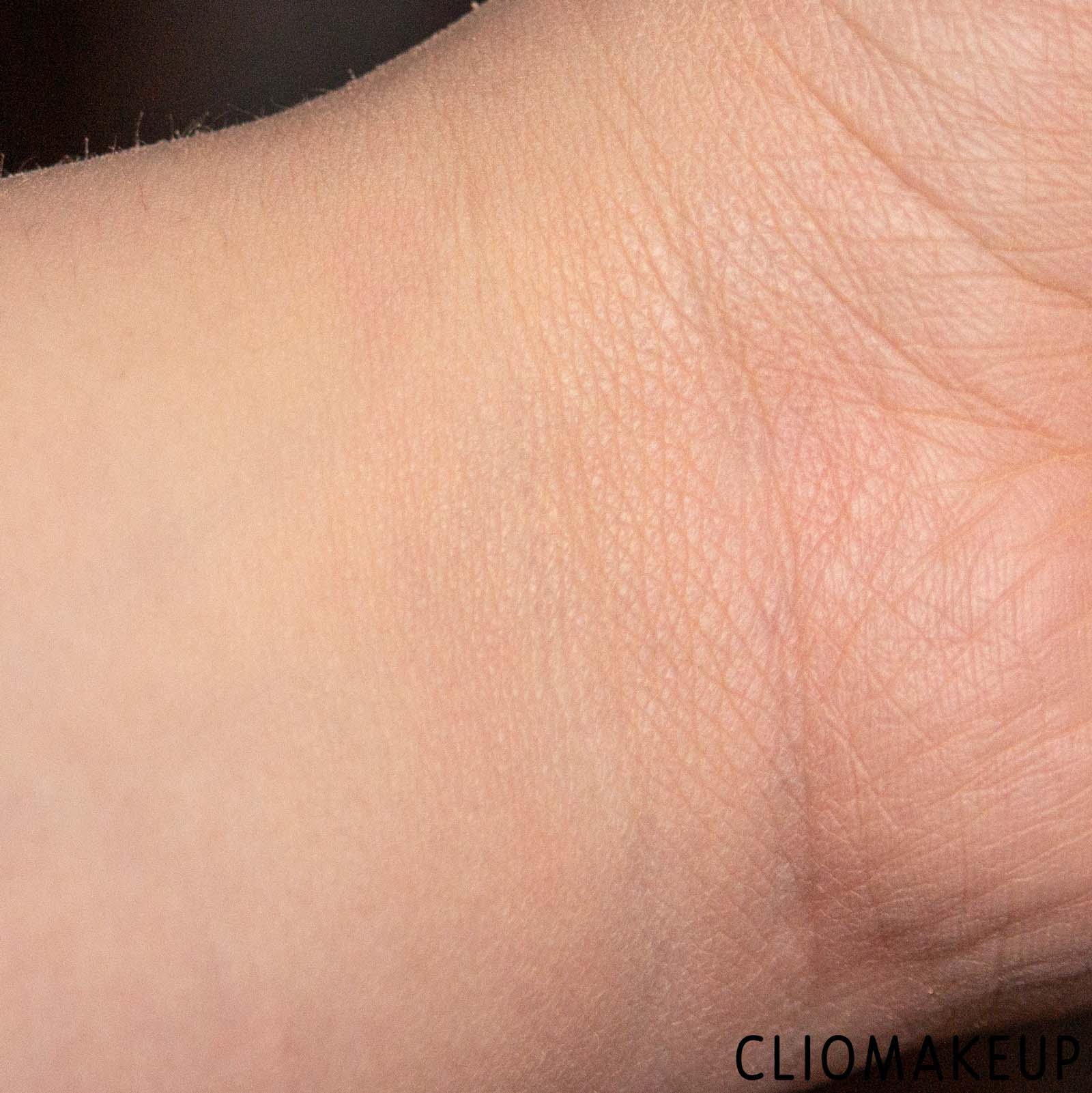 cliomakeup-recensione-fondotinta-elf-camo-powder-foundation-9